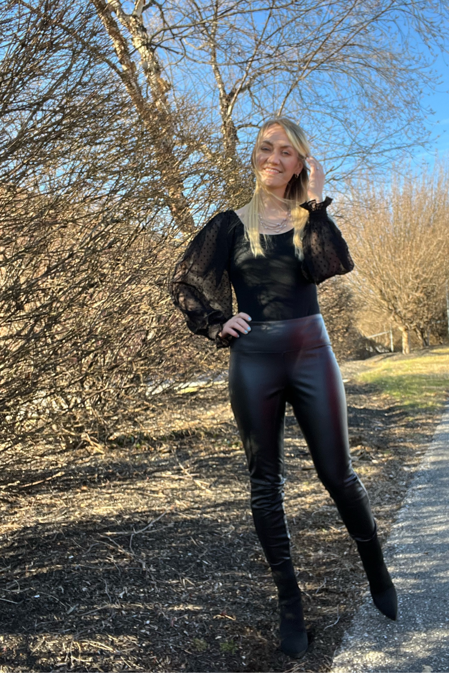 An all black moment 🖤✔️ Hope you had an amazing weekend! Check out my LTK for exact outfit details! 

#LTKSeasonal #LTKunder50 #LTKworkwear