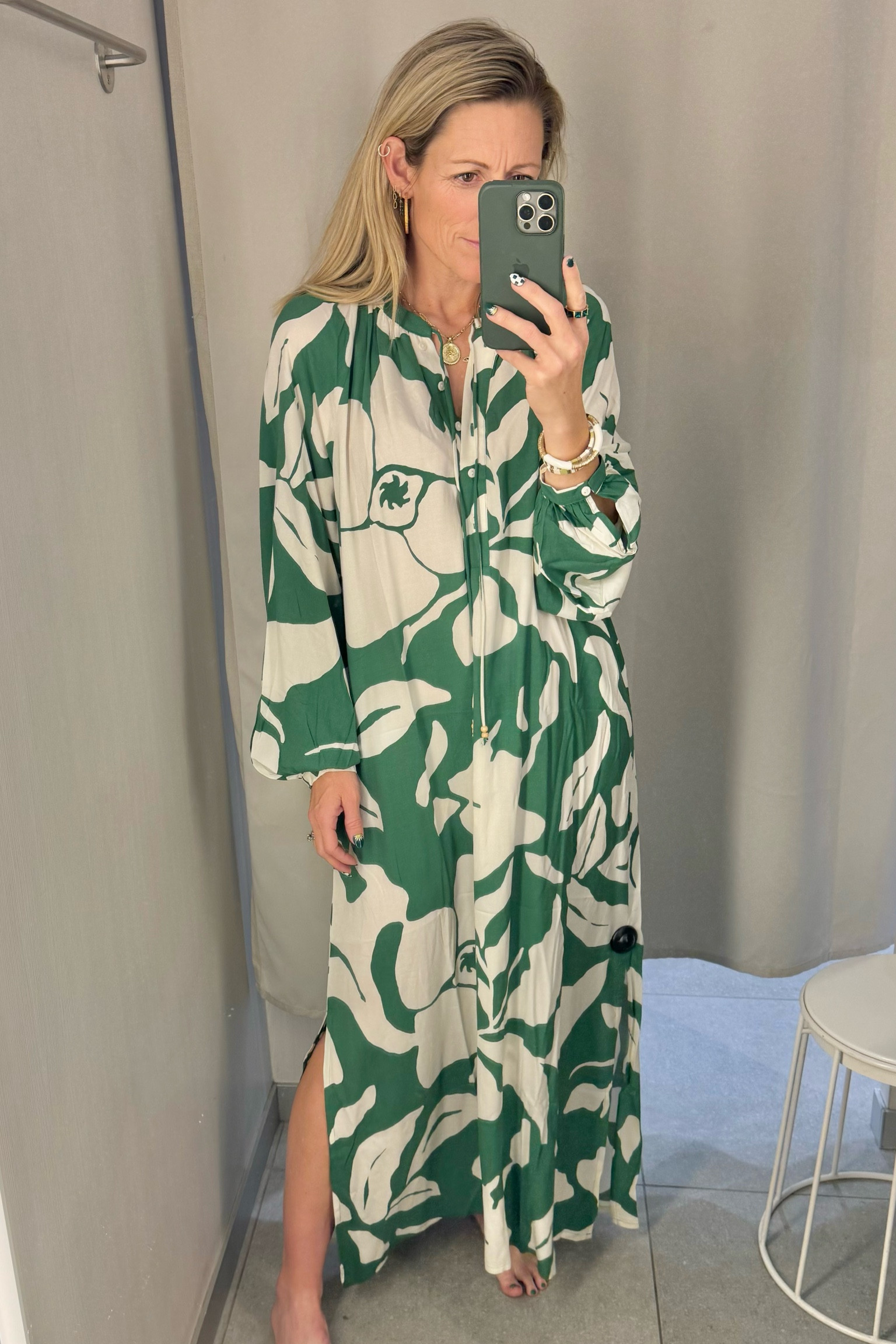 This print is everything!  This tunic dress is perfect for your next vacation, Mother’s Day brunch, or the south of France.  A price that will definitely fit with in the budget. 

#DressesUnder100 #VacationDress #SpringDress #summerDress #TunicDress #WeddingGuestDress

#LTKSeasonal #LTKTravel #LTKParties