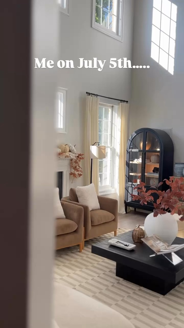 Can’t wait for fall! 

Fall home decor, home decor, neutral home, chair, rug, living room

#LTKSeasonal #LTKHome