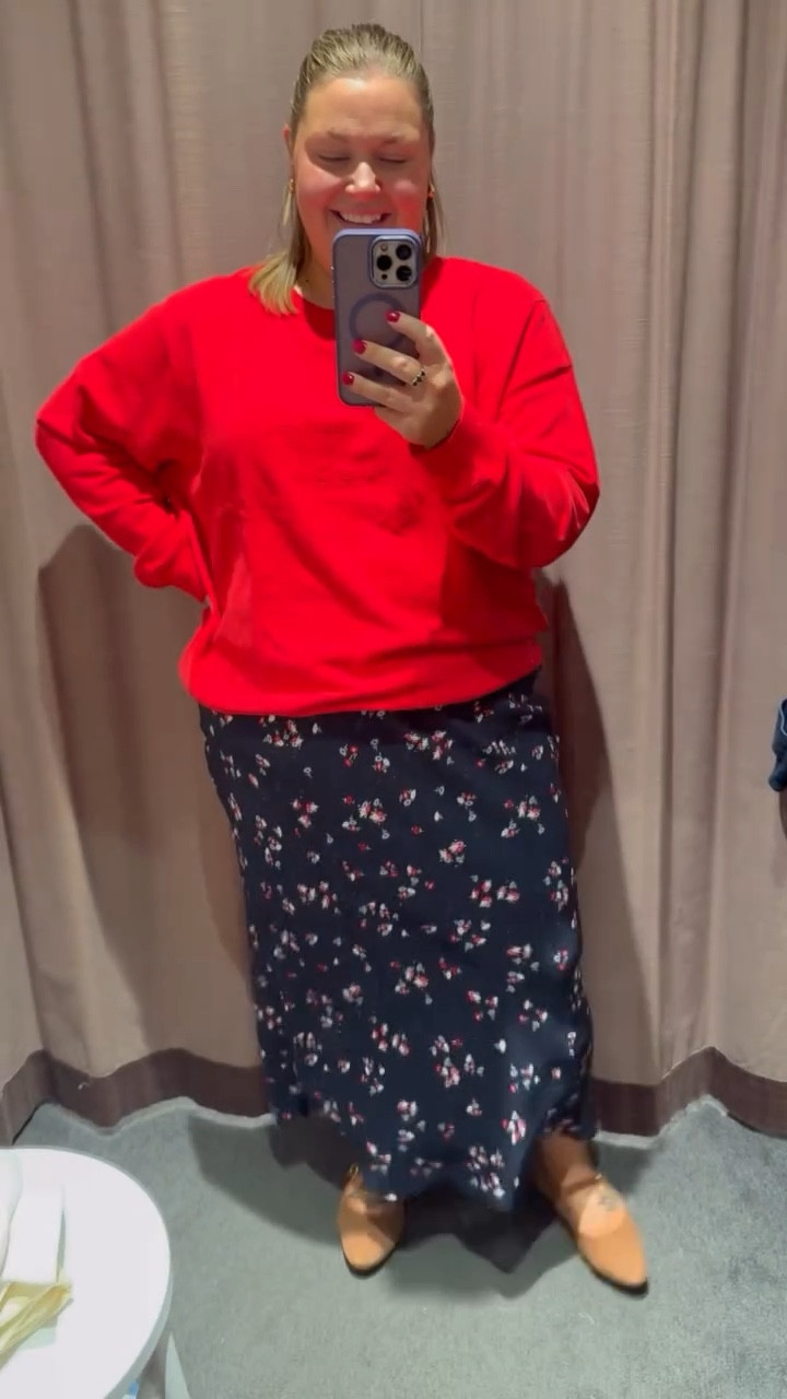 If you love the Country Road jumpers but your plus-size then you definitely need to try the new sweaters from @sussanfashion 

These are from the Heritage Collection at @sussanfashion and they are called This Goes With That Heritage Sweat! They are available sizes XXS- 4XL and come in so many colours! 

Linked in my stories 
#sussan #thisgoeswiththat #sweaters #heritagecollection #plussizefashion #plussize #styling #fashion #plussizestyling #plussizeaustralia