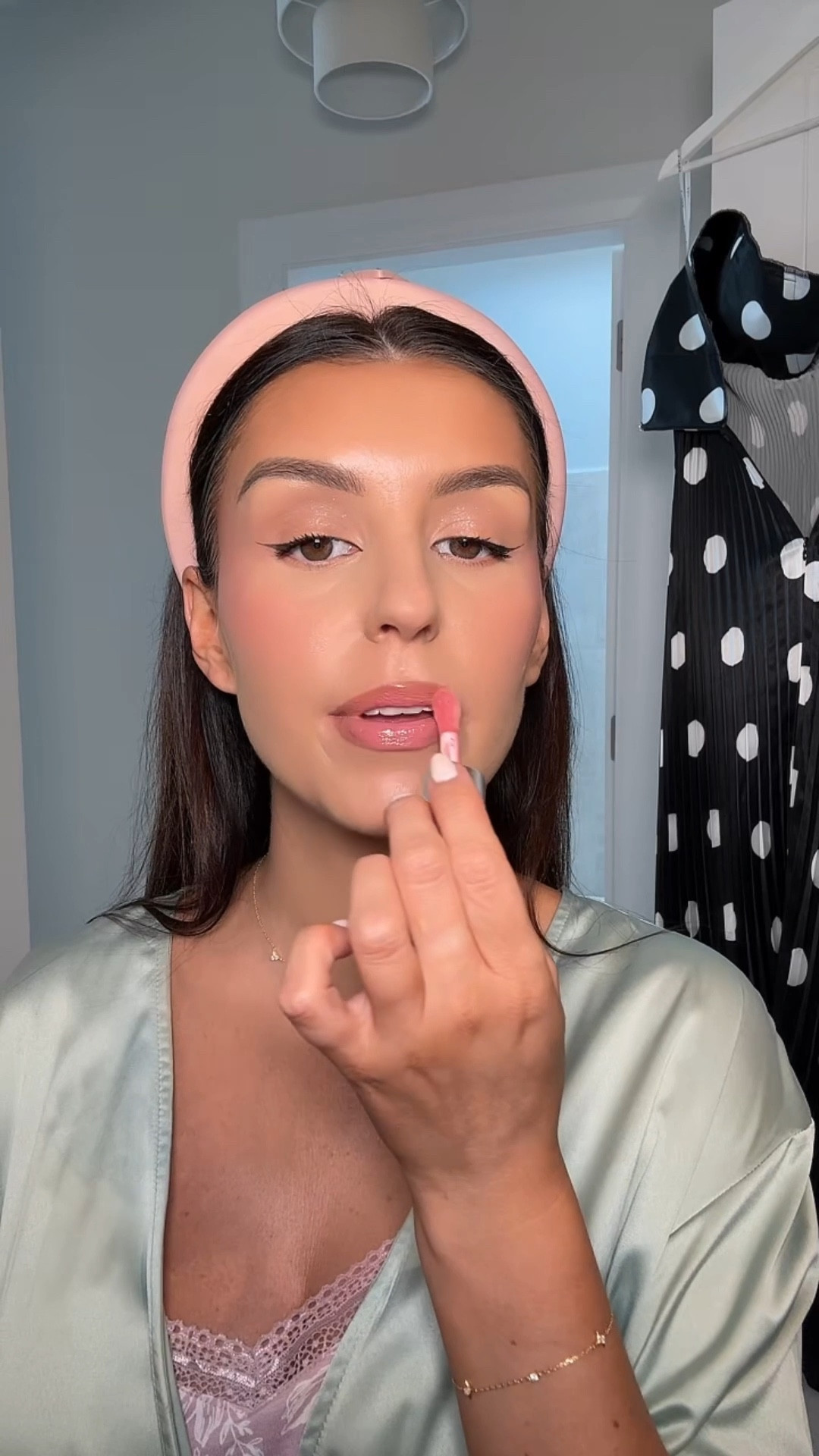 Wedding guest makeup!

#weddingguestmakeup 
#weddingguest #glassskin 

#LTKireland #LTKbeauty #LTKeurope