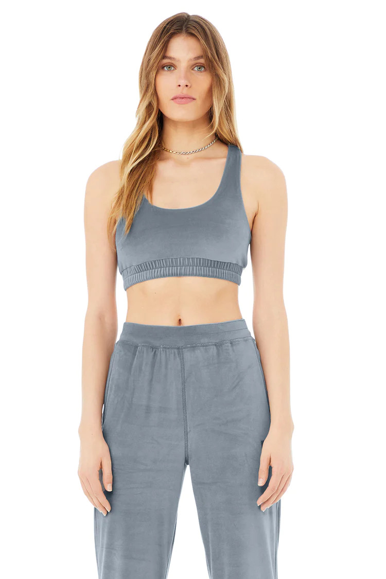 Velour Glimmer Scoop Neck Bra | Alo Yoga (US)