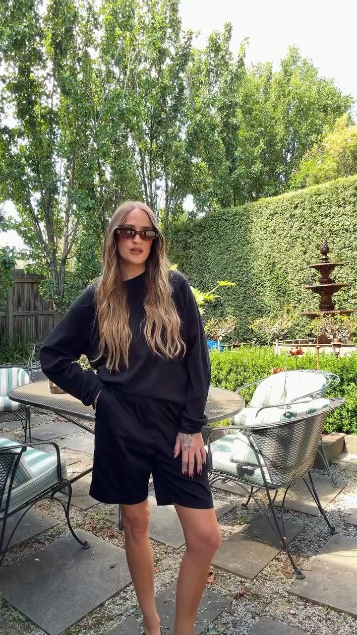 The airport outfit is ready, now all I need is to book a flight 

@ltk.australia @uniqloau #styleinspo #outfitideas #outfitinspo #airportoutfit #margotrobbie