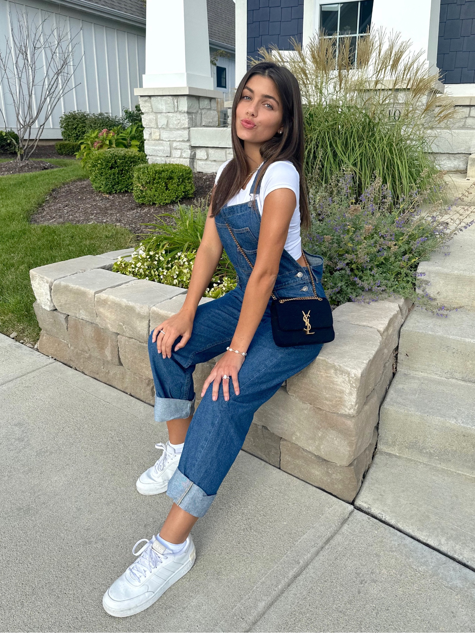 Simple // easy fall outfit idea! These overalls are so comfy! 


Apple picking outfit 
Pumpkin patch outfit 
Overalls outfit 
Fall outfit 
Fall style 2023
Sandwich outfit 
Street style 

#LTKSeasonal #LTKstyletip #LTKsalealert