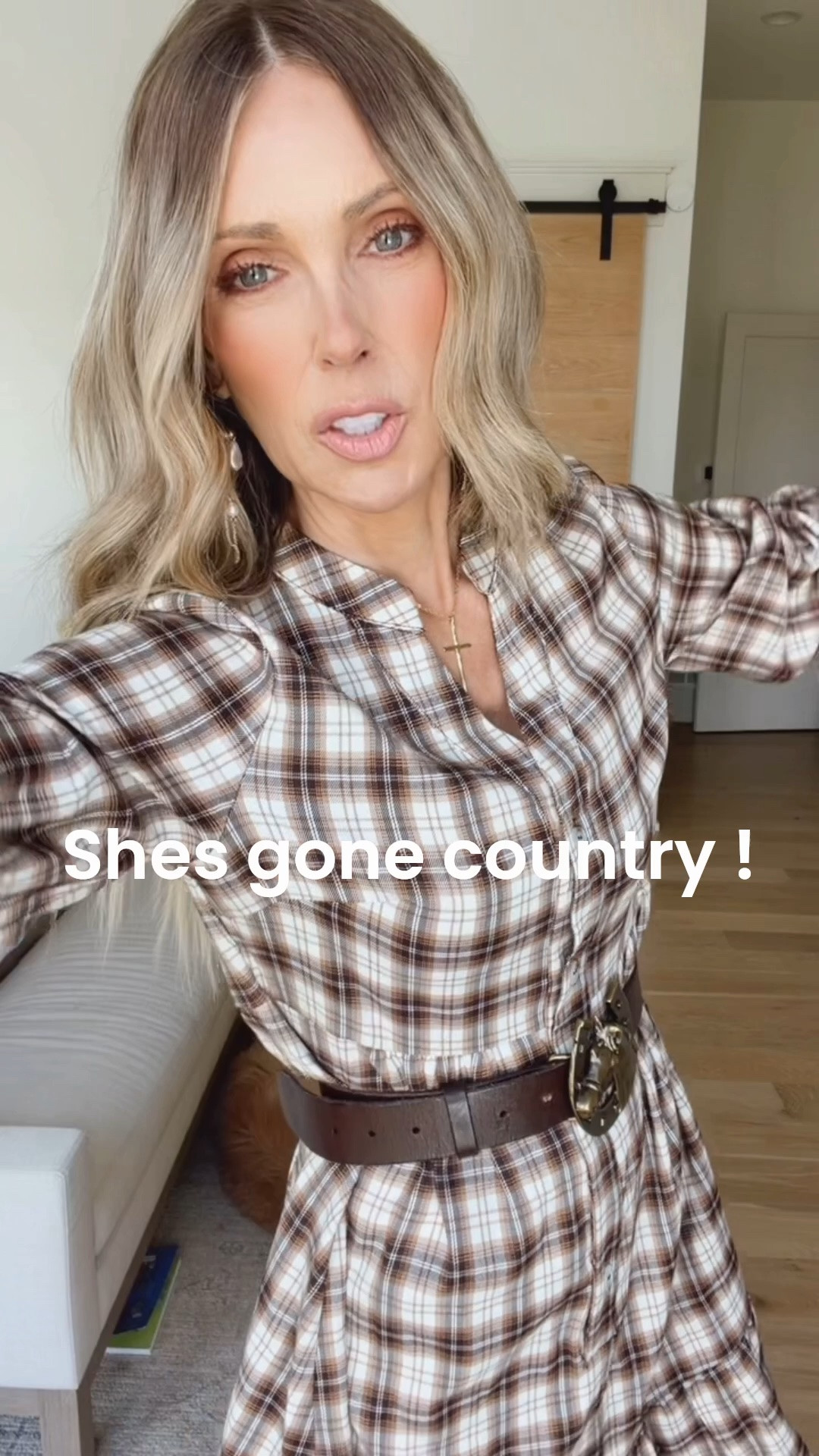 A plaid dress and boots make the perfect country-inspired fall look. Add a belt to define the waist, or wear it loose for an effortless, flowy feel. Use code JENNYR15. @cupshe #cupshepartner