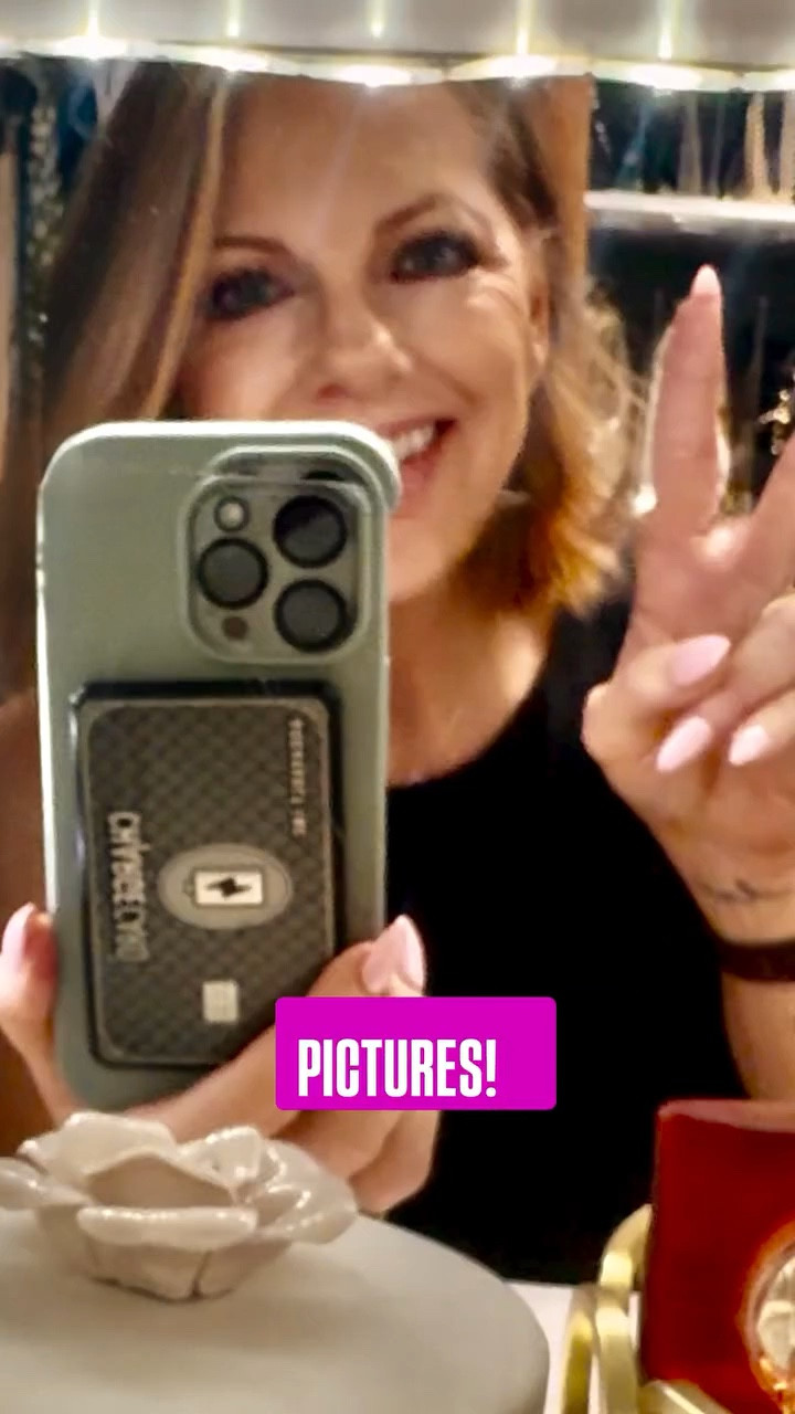 Do you ever get your phone 📱 down to where it’s 1% and there’s not a charger in sight? 😬 That happens to me ALL THE TIME! Especially when I want to capture that very important moment. 🥹 

I’ve had portable chargers before, but they’re thick and bulky. This one from @aquavault is the best I’ve found so far. It’s thin and magnetically connects to my phone. Easy peezy! This would make a great gift for anyone! Women can throw it in their purse. Men could put it in their wallet. Kids in their backpacks. No more excuses “my phone was dead!”

I highly recommend! Link in bio LTK.

@aquavault @stackinfluence #magneticcharger #aquavault #aquavaultpartner