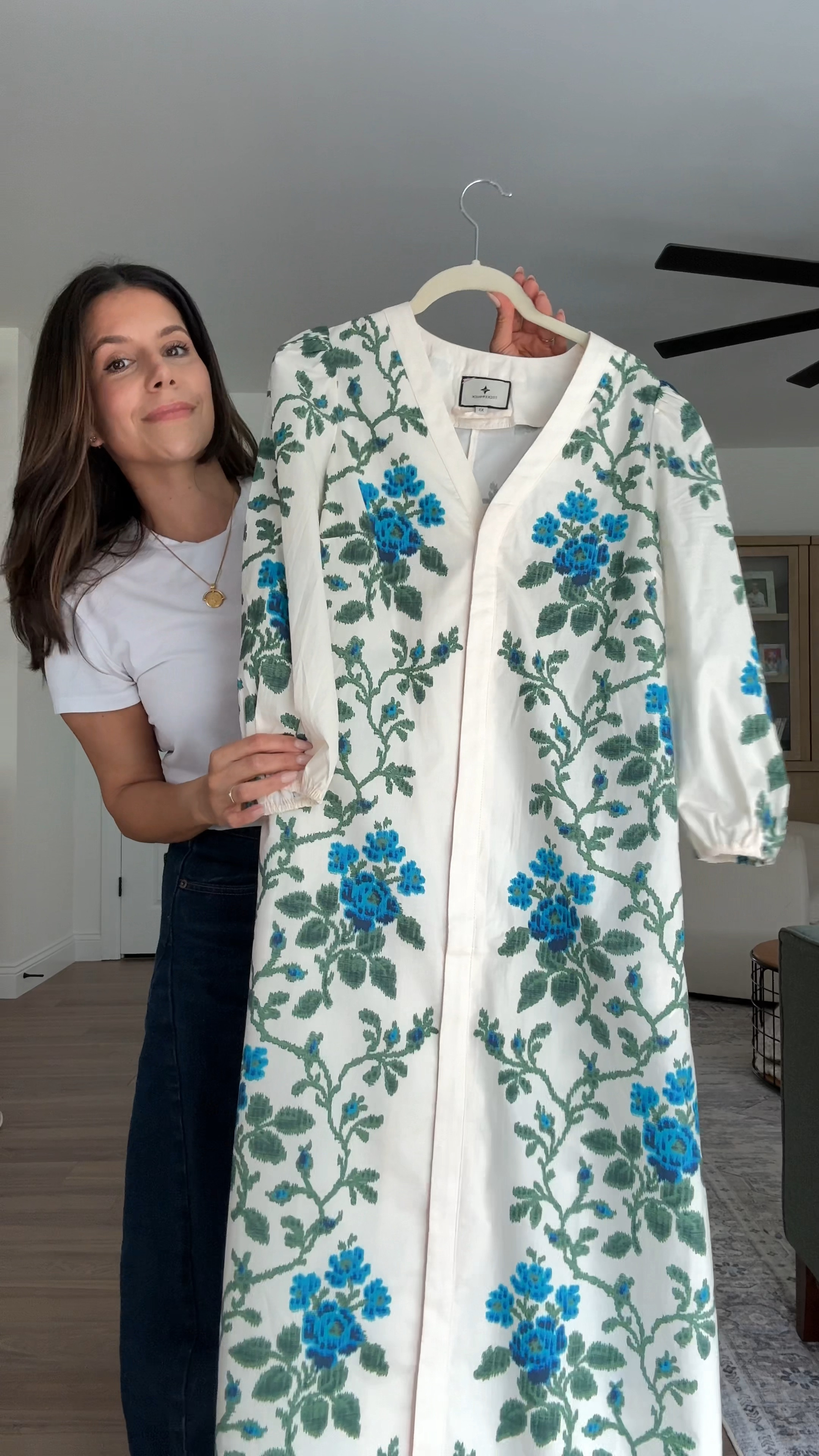 GRWM in this gorgeous summer dress. I love the feminine puff sleeves and the removable tie waist. This one is going to be a go-to when I want to feel a little more dressed up.

✨ Want links to the whole look? Make sure you’re following me and comment SHOP and I’ll send everything straight to your DMs.

#summerdress #grwm #summerstyle #femininestyle