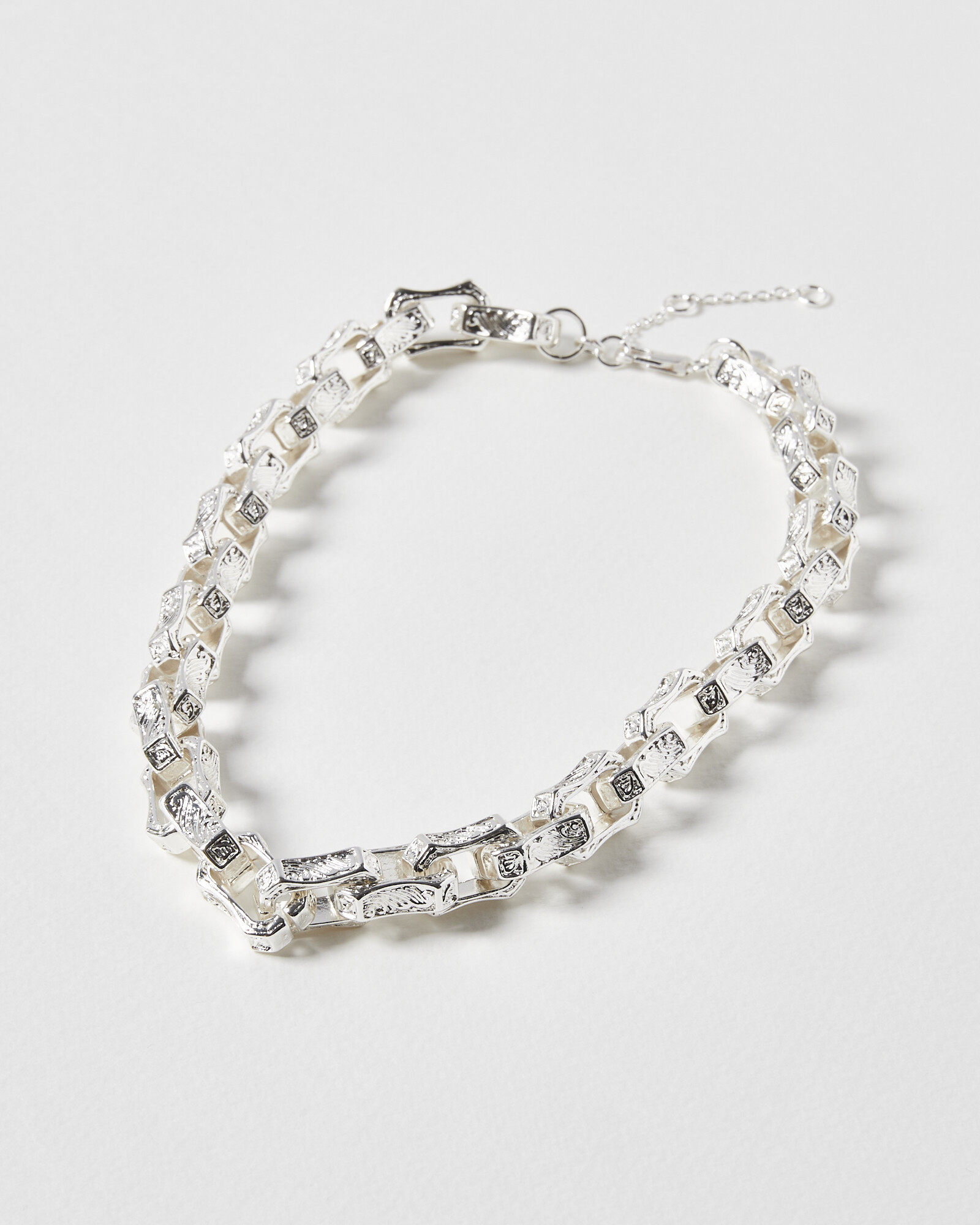 Laila Chunky Rectangular Links Silver Collar Necklace | Oliver Bonas (Global)