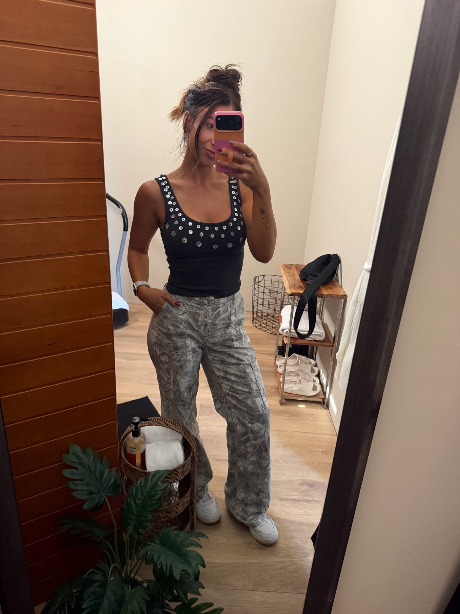 Copper and cloth tank 😍
Walmart pants 😍

Shirt - small
Pants - xs

#LTKootd #LTKdayinmylife #LTKgrwm