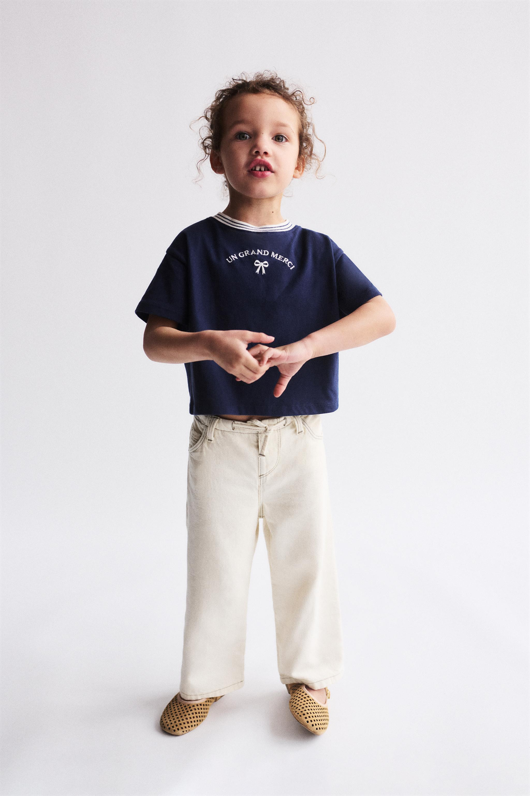 T-shirt with a round neck and short sleeves. Embroidered slogan detail on the front. | Zara UK