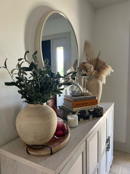 Entry way
Pottery barn vase 
Pottery barn urn
Pottery barn faux florals
Faux greenery

#LTKHome