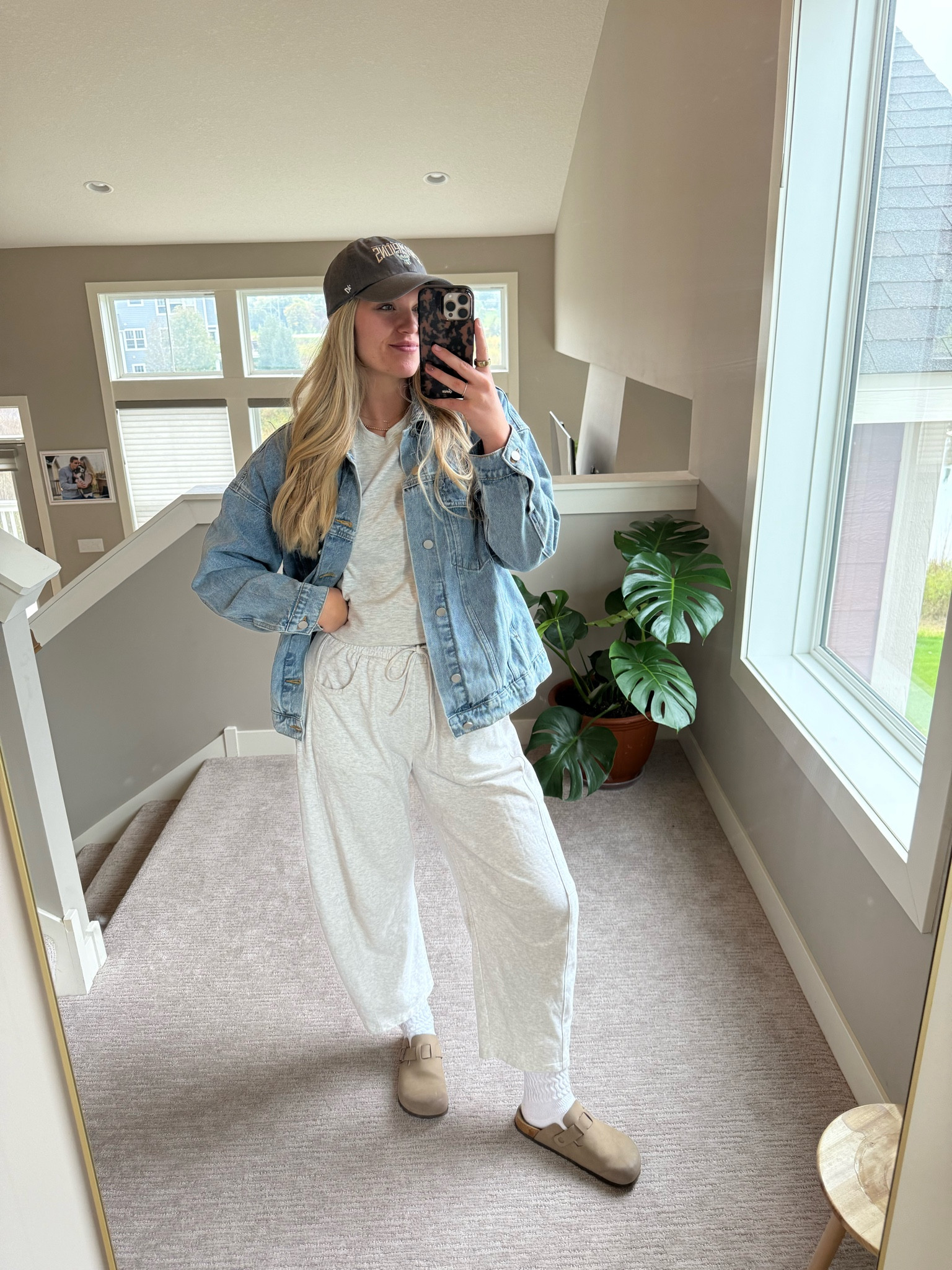 Comfy mom outfit 💙

#LTKSeasonal