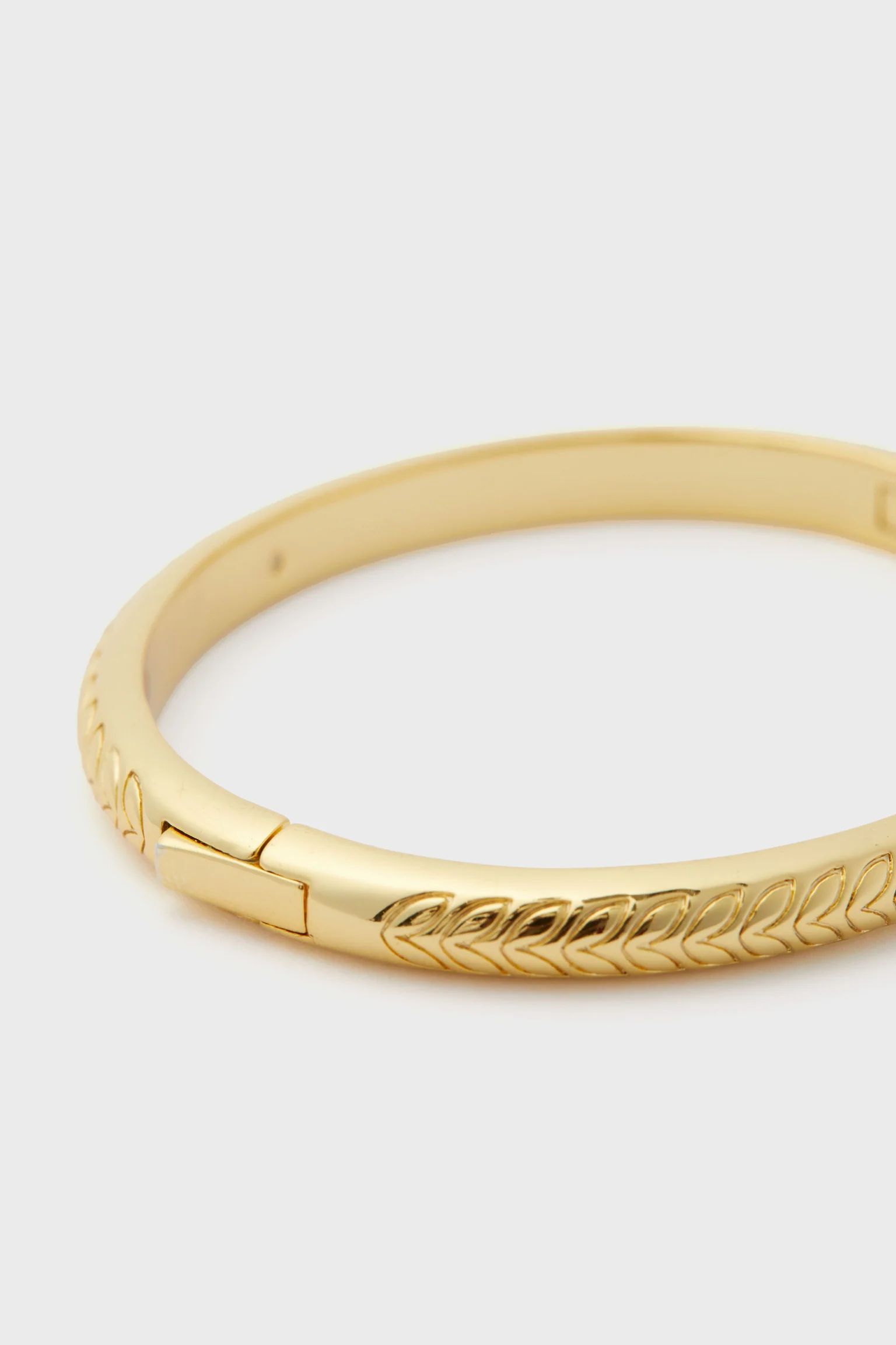 Gold Virginia Etched Bracelet | Tuckernuck (US)