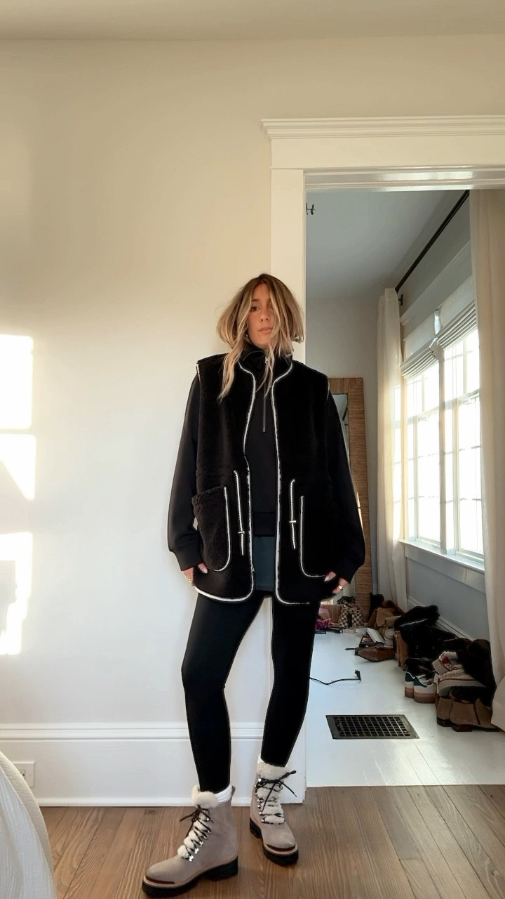 cold weather outfit idea ft. my most favorite pair of @spanx leggings (50% off!) + AirEssentials half zip (30% off!)  Their black friday / cyber weekend sale just started and the entire site is on sale (!!!!). AND you can get an additional 10% off with code EXTRA10 #spanxsale #blackfridaydeal #spanxpartner
