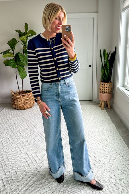 Spring wide leg jeans outfit💙
The classic pop of pattern with the striped cardigan adds a sophisticated touch to these casual jeans. Wearing size 27 in the jeans + size small in the cardigan 

#LTKfindsunder100 #LTKover40 #LTKstyletip