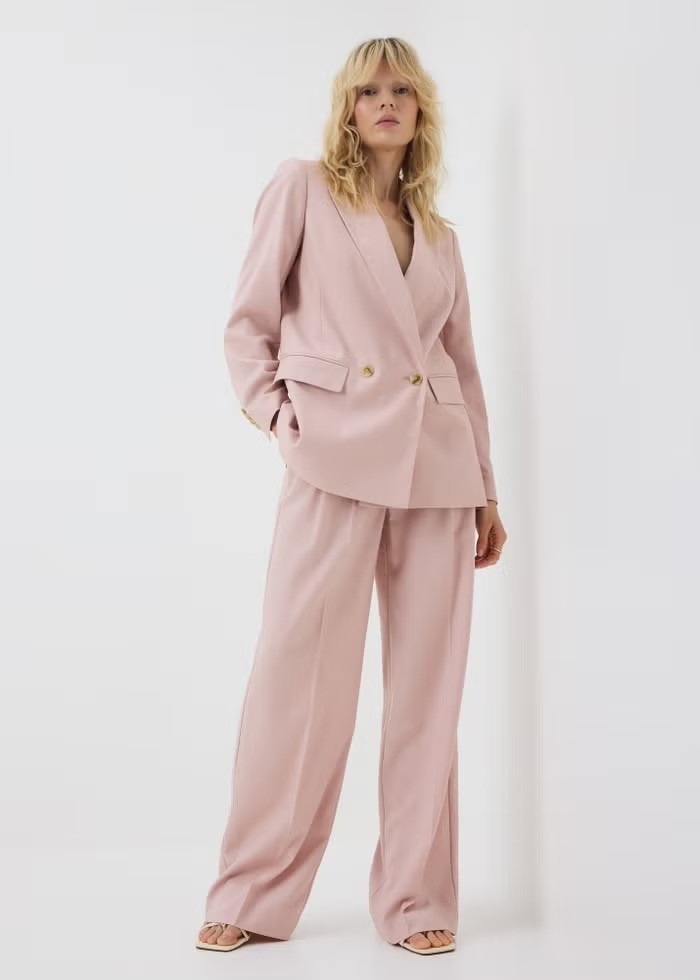 Pink suit great for a wedding or the races

#LTKuk #LTKspring #LTKsummer