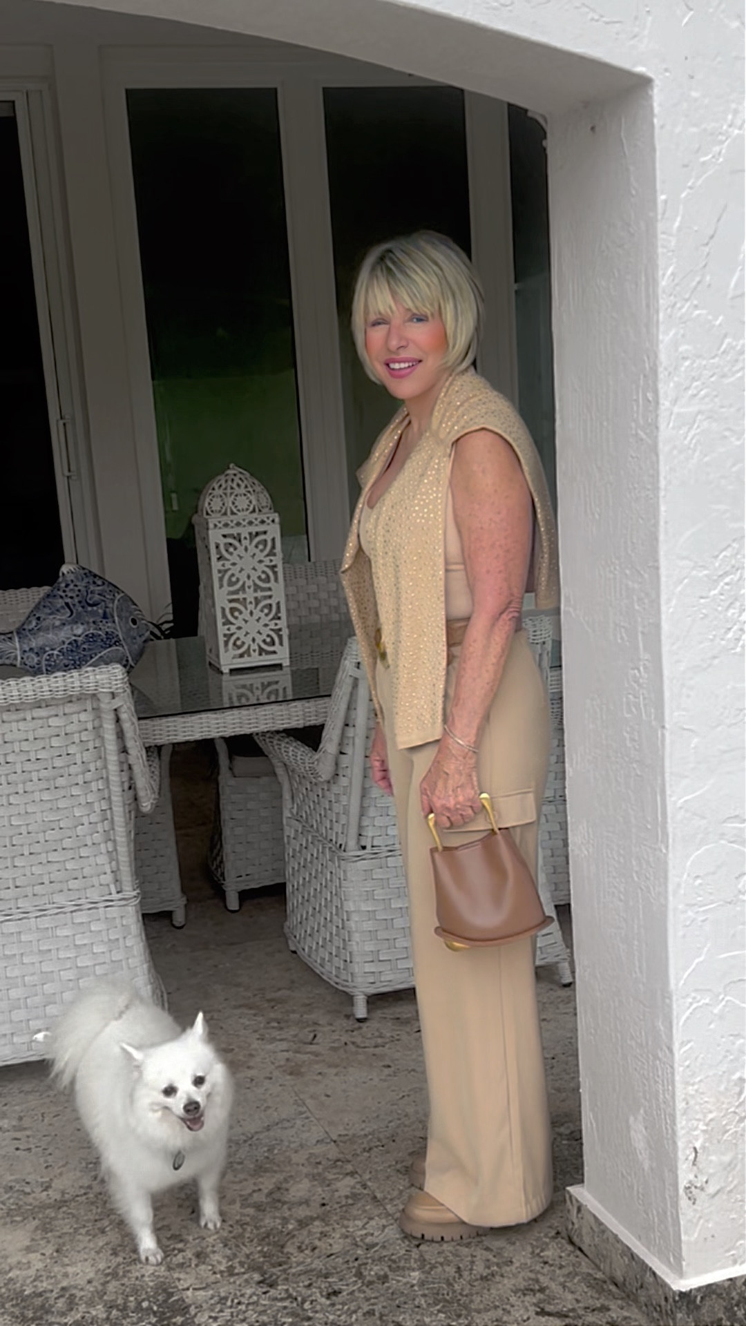 ✨ Monochrome is my secret weapon to glide from summer ☀️ into fall 🍂.
One color, endless elegance.


#annettevaillant #MujeresSinFechaDeExpiracion #WomenWithNoExpirationDate
#fashion #ootd #falltransitionoutfit #summertofall #monochromeoutfit #monochromestyl

#LTKStyleTip #LTKSeasonal #LTKItBag