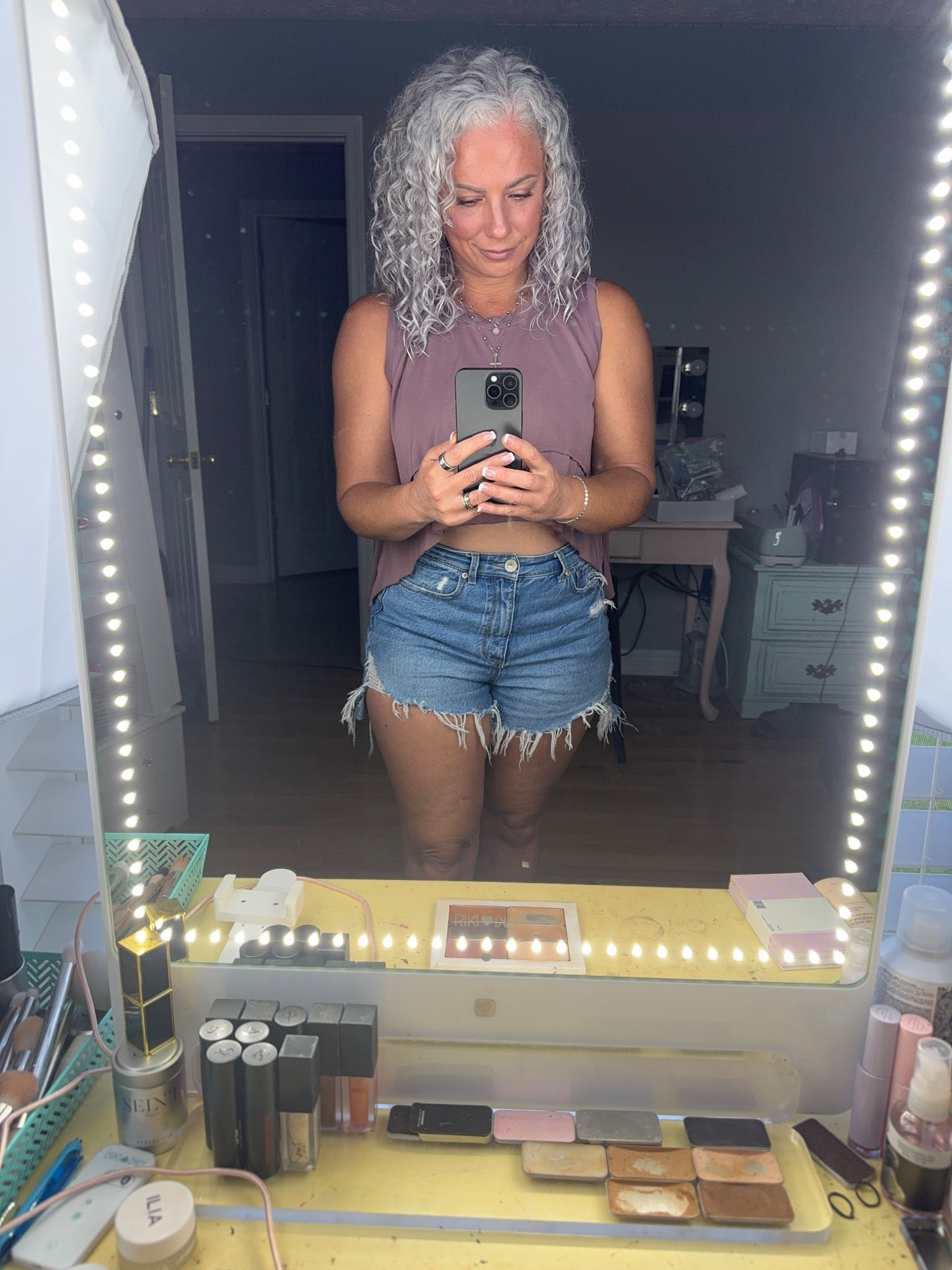 Effortless summer style ☀️
Loving this cropped tank + high-rise denim combo—cool, comfy, and flattering in all the right places.
Layered necklace from @katiadesigns adds that extra vibe. ✨
Shop the full look below! 👇🏼

#LTKsummer #Over40Style #KatiaDesigns #OOTD #GreyHairDontCare #LTKfit #SummerOutfit #CasualChic #CurlyHairStyle