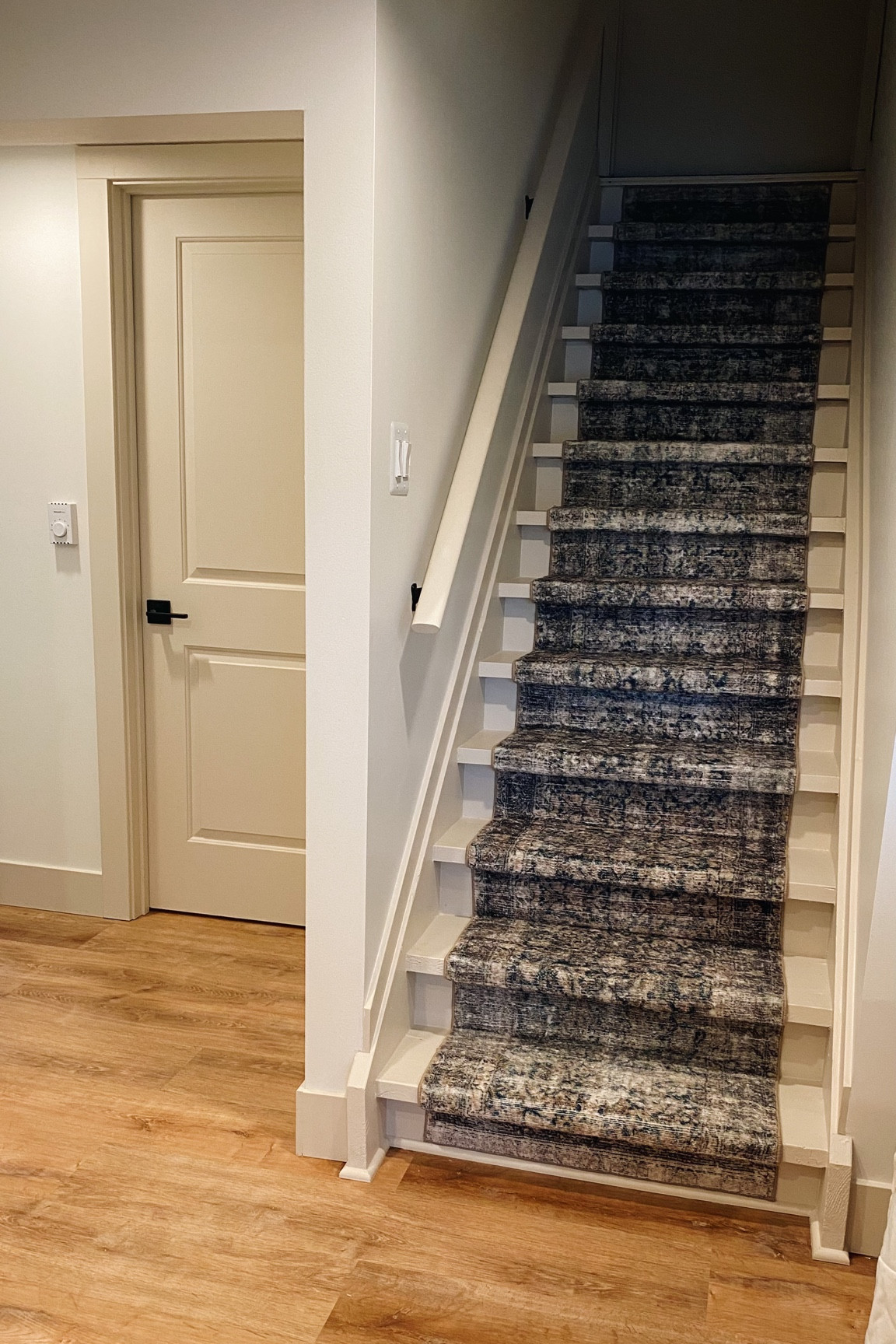 Stair runner






Carpet runner, dark runner, cozy rug, area rugs, pattern area rugs, door hardware, door handles, black handles 

#LTKhome #LTKunder100 #LTKstyletip