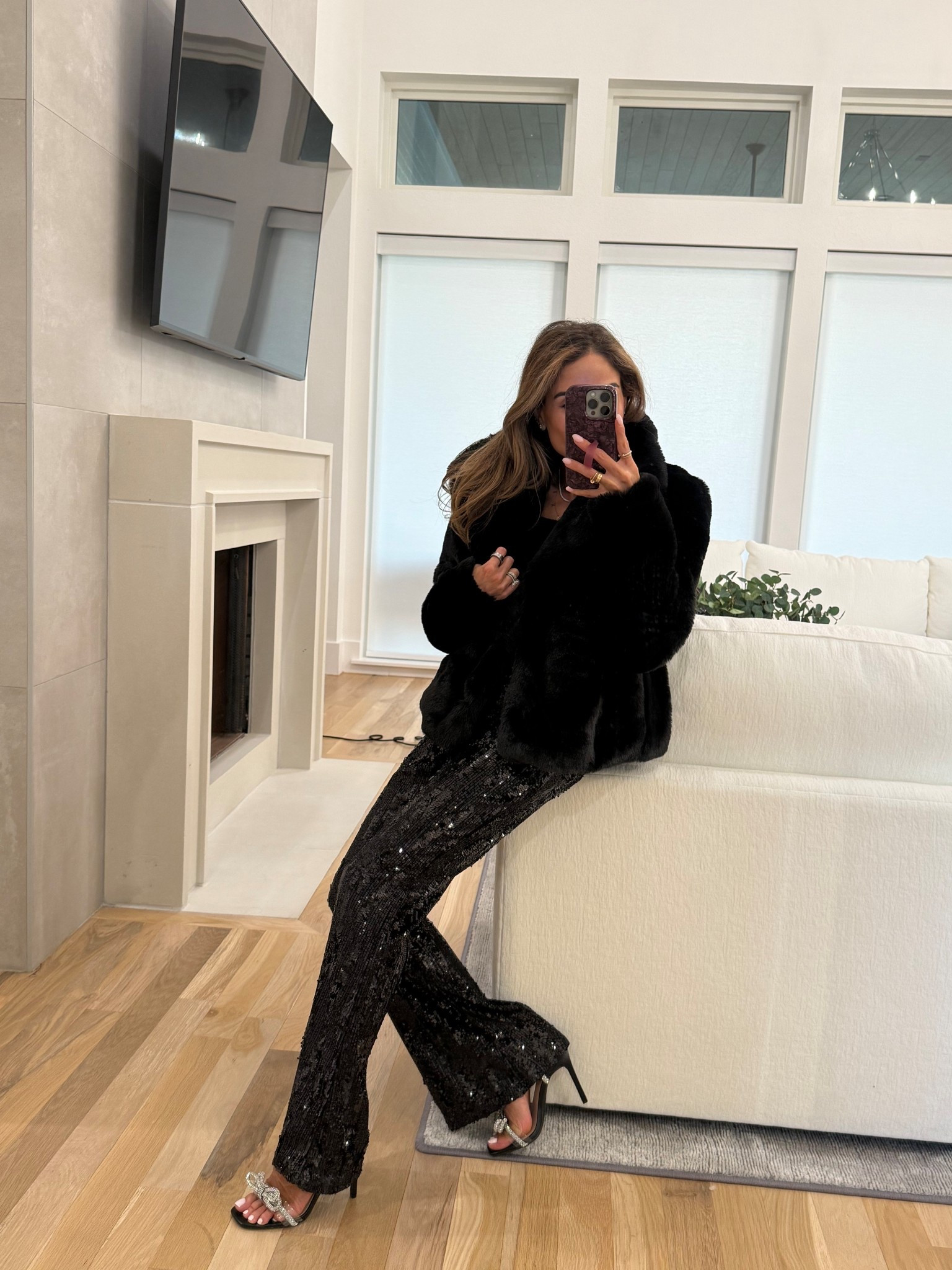 Sequin wide leg pants size xxs super soft faux fur coat smallest size holiday outfit idea 

#LTKFindsUnder50 #LTKHoliday #LTKFindsUnder100