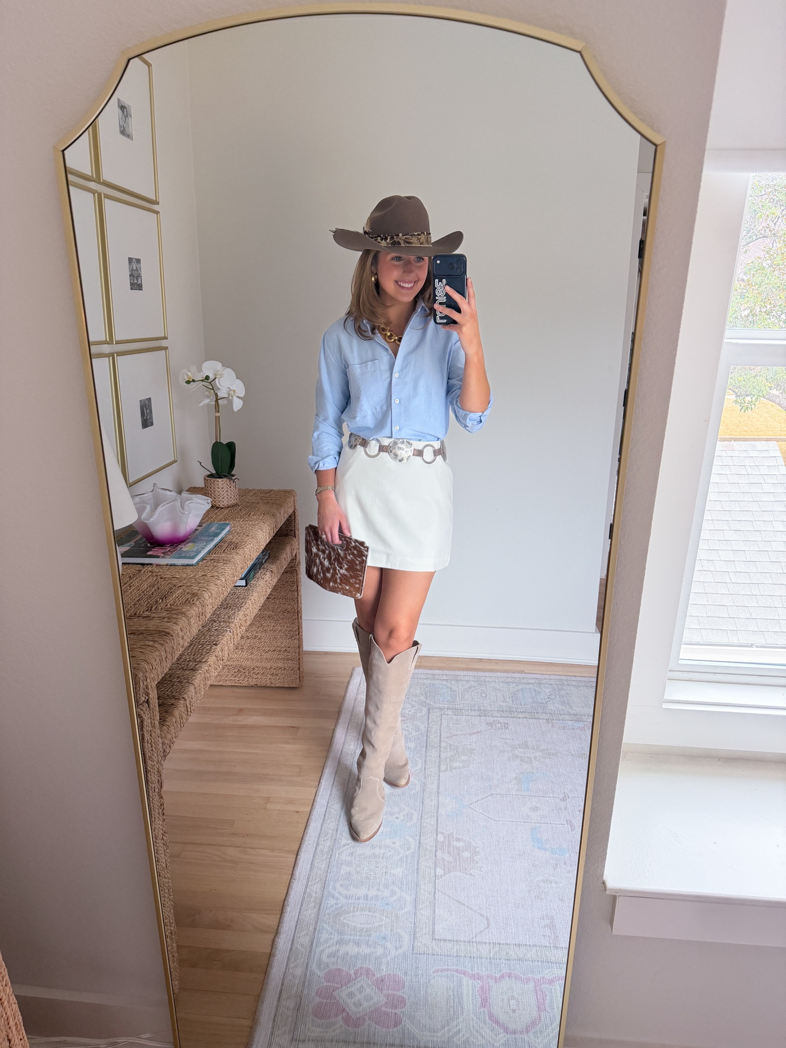 Western chic outfit idea! Wearing a S in skirt and XS in top 