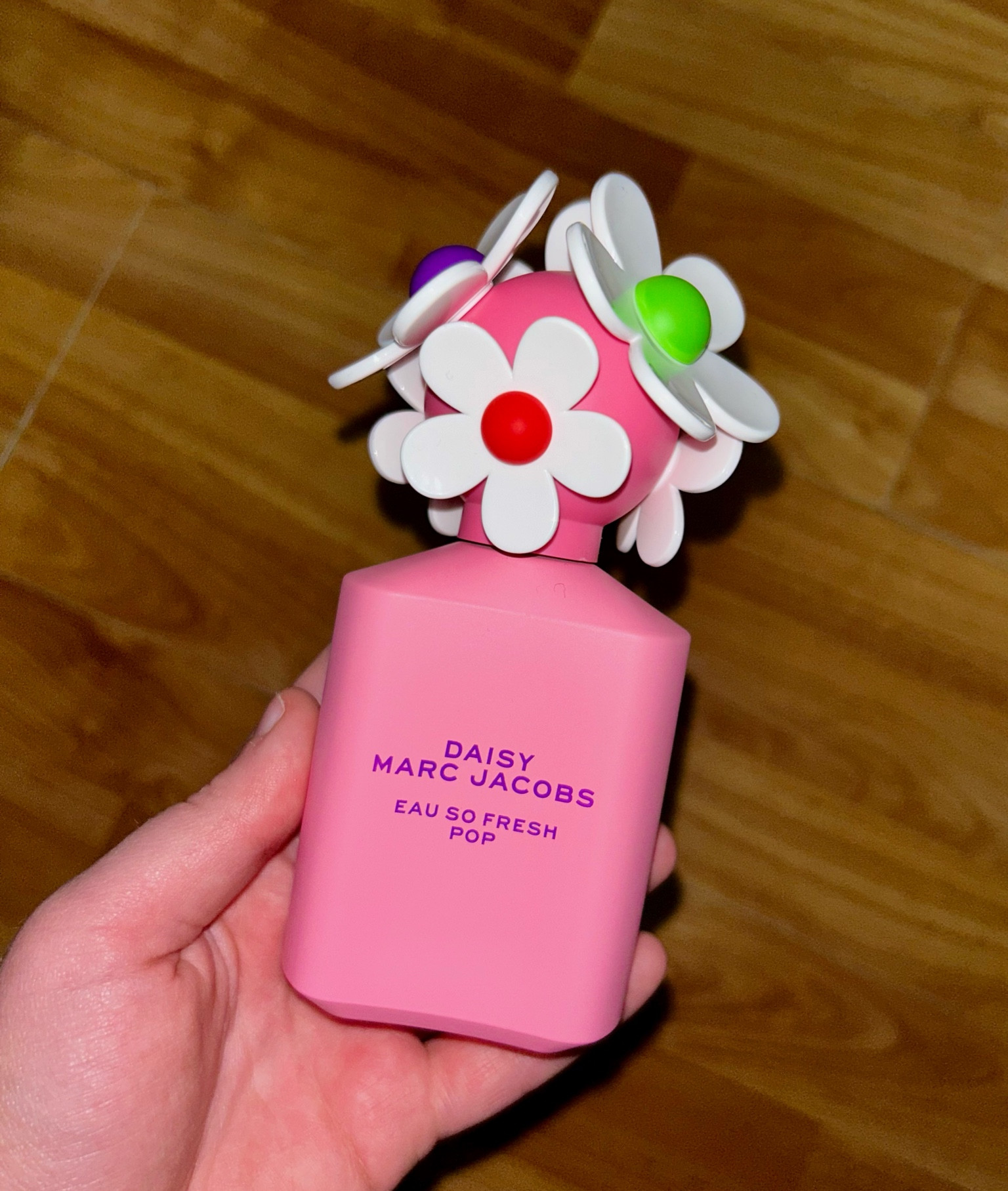 this is light fresh fruity & floral scent! the perfect scent for spring & summer time. this scent has notes of lime, lemon & fresh florals 💐🍋💗 
use code EARNEXTRA to earn a $10 reward after this purchase on sephora.com (ends 2/23/24) 

#LTKbeauty #LTKmidsize #LTKstyletip