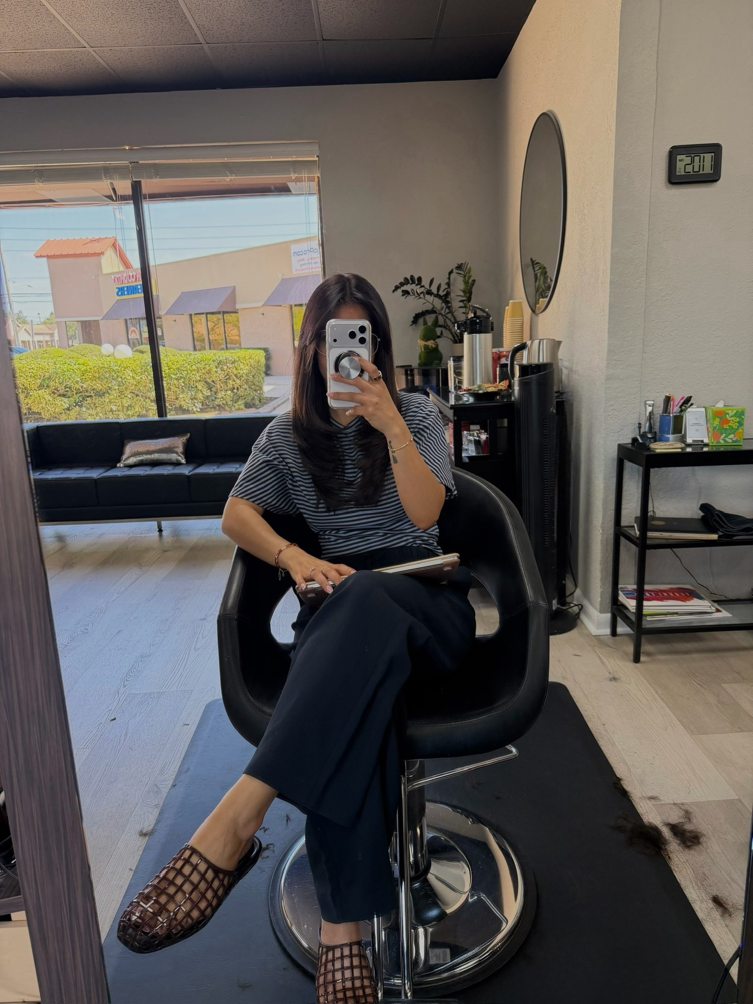 Casual ootd ✨

Wearing a striped short sleeve top from Nordstrom (under $25) styled with the Aritzia Lodge pants in satin! For shoes, I’m wearing my jelly cage mules!

Jelly shoes, summer outfit, casual outfit ideas, Aritzia outfits, Aritzia pull on pants, satin pants

#LTKdayinmylife #LTKgrwm #LTKSeasonal