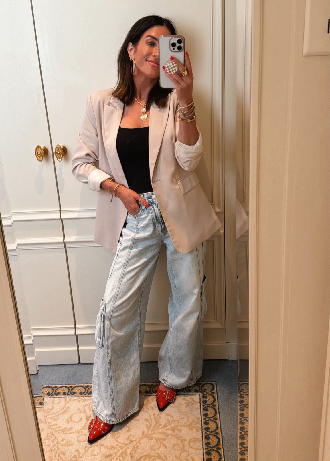 A super easy and effortlessly chic outfit option. Top, blazer, and designer look for less flats are Amazon. 



#LTKShoeCrush #LTKStyleTip #LTKFindsUnder50