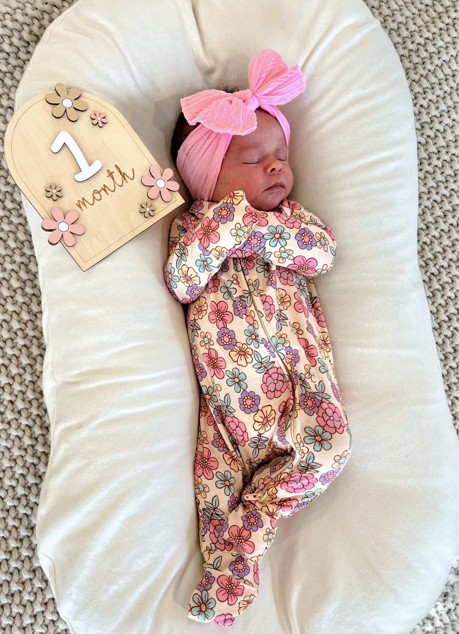 1 month with our sweet Capri 🌸🩵🌼 
#CapriJamesHartmann



Newborn outfit
Newborn pjs

#LTKBaby