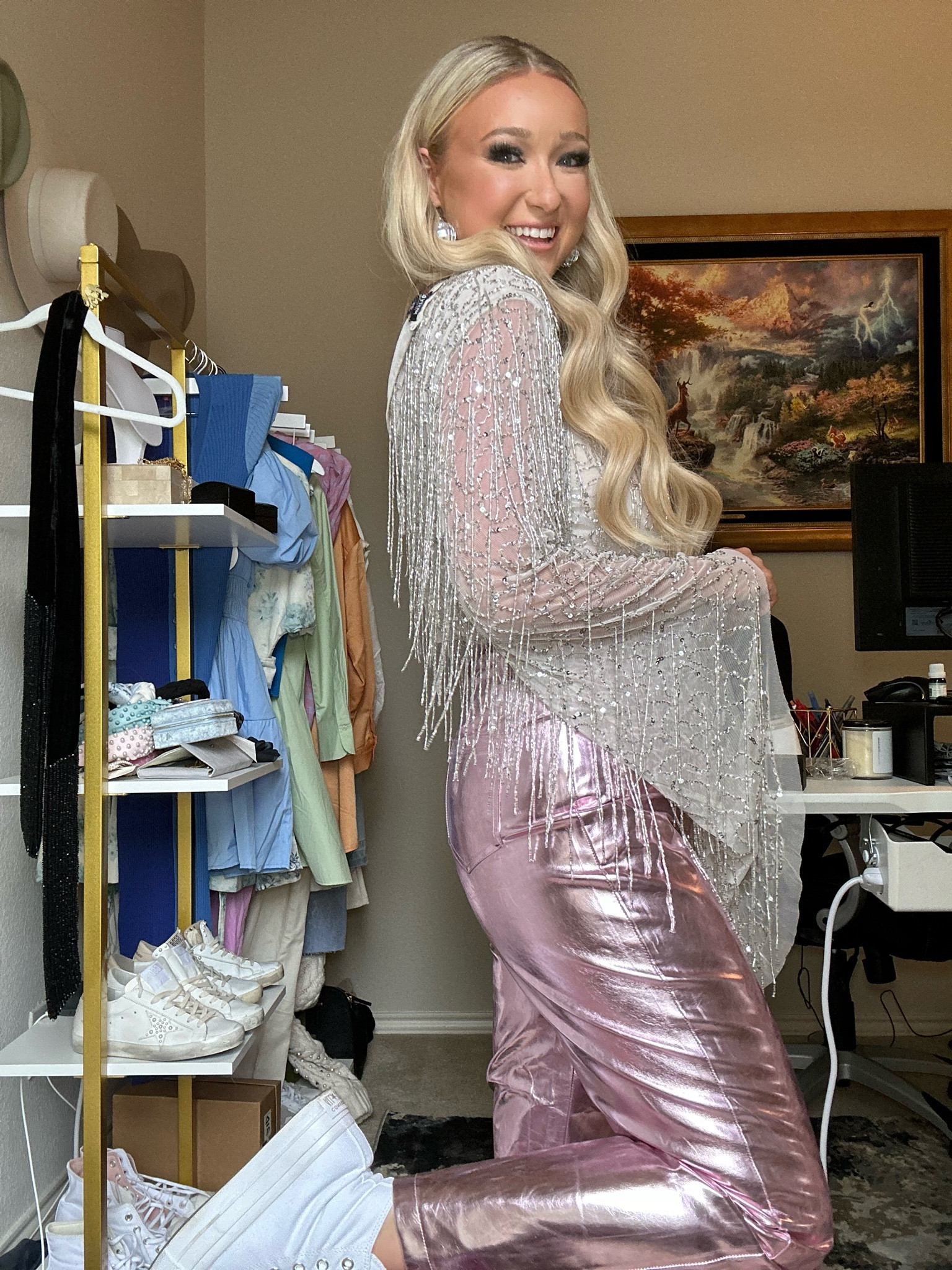 What I wore to TS 🫶🏻🪩 pants are from Harlow South Boutique and top is nasty gal called Flared sleeve tassel sequin crop top!