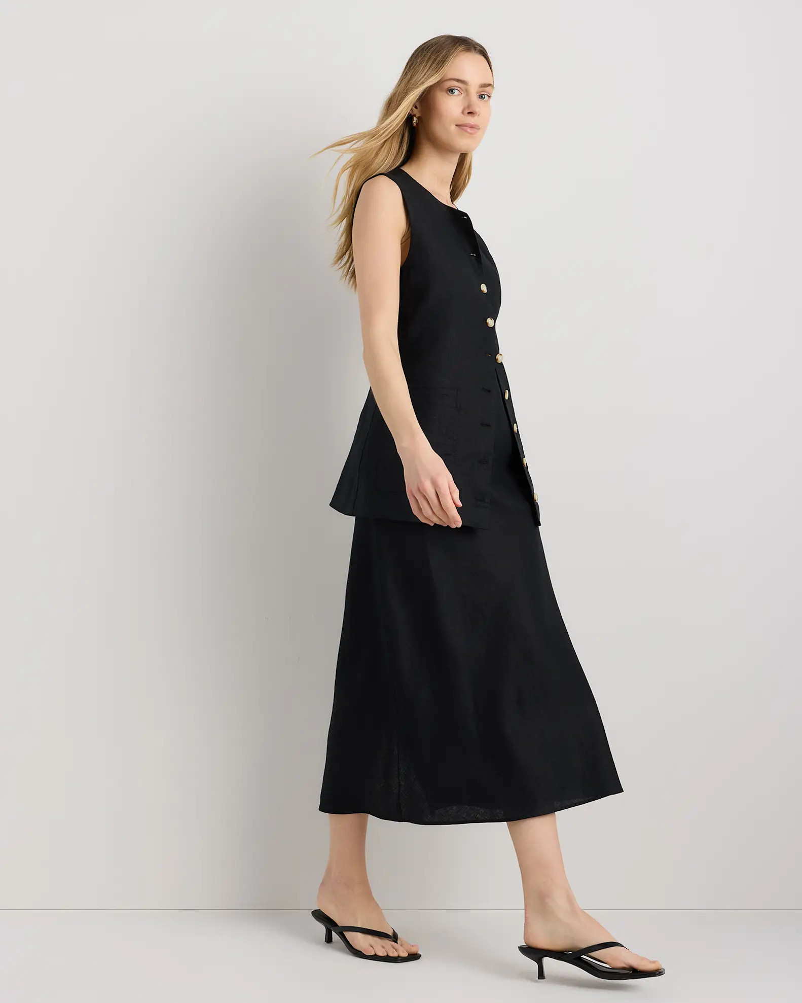 100% European Linen Midi Slip Skirt in Black | Quince