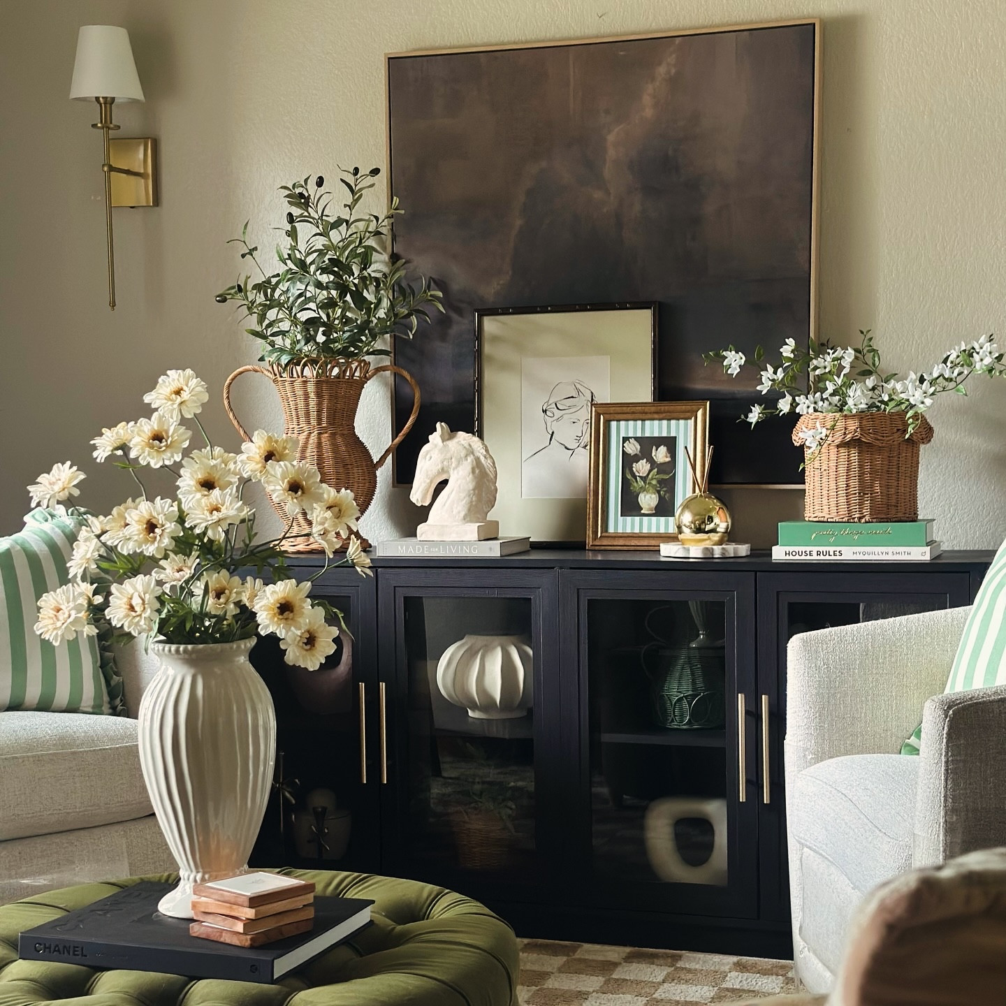 Happy Monday! 🌻

Starting off this week with some of my favorite cozy views around our home lately! 🏠🖤
I’ve been redecorating and I’m loving how it has all turned out! Just soothes my soul! 😉😆🫶🏼🤌🏼

#homedecor #cozyhome #homedecorating #interiordecorating #myhome

#LTKHome #LTKSeasonal