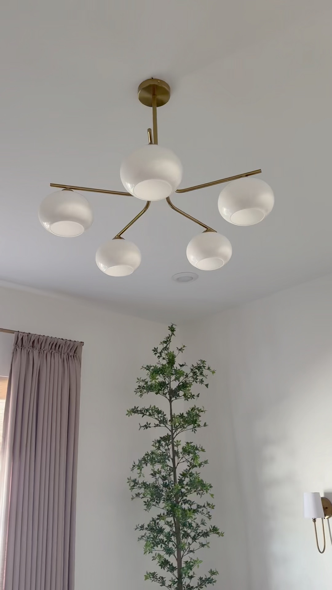 My office light is from Amazon! Yes Amazon!! and it’s on sale! 10% off plus $13 off coupon at checkout! 


Brass lighting, gold chandeliers, home office, office decor, modern lighting

#LTKHome