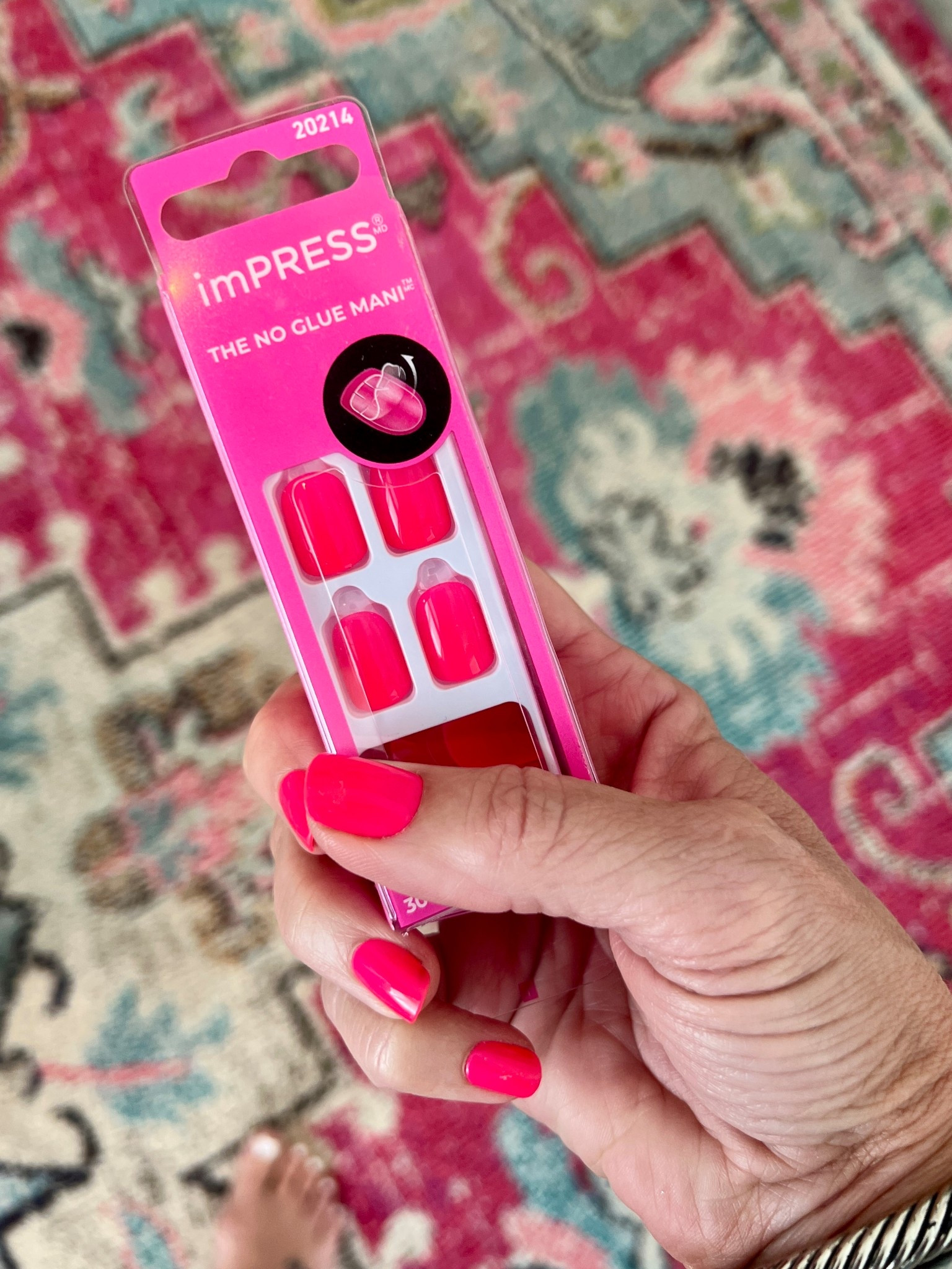 Summer press in nails ☀️ 💖such a fun hot pink! Shade : Breezy 

#LTKBeauty #LTKFindsUnder50 #LTKSeasonal