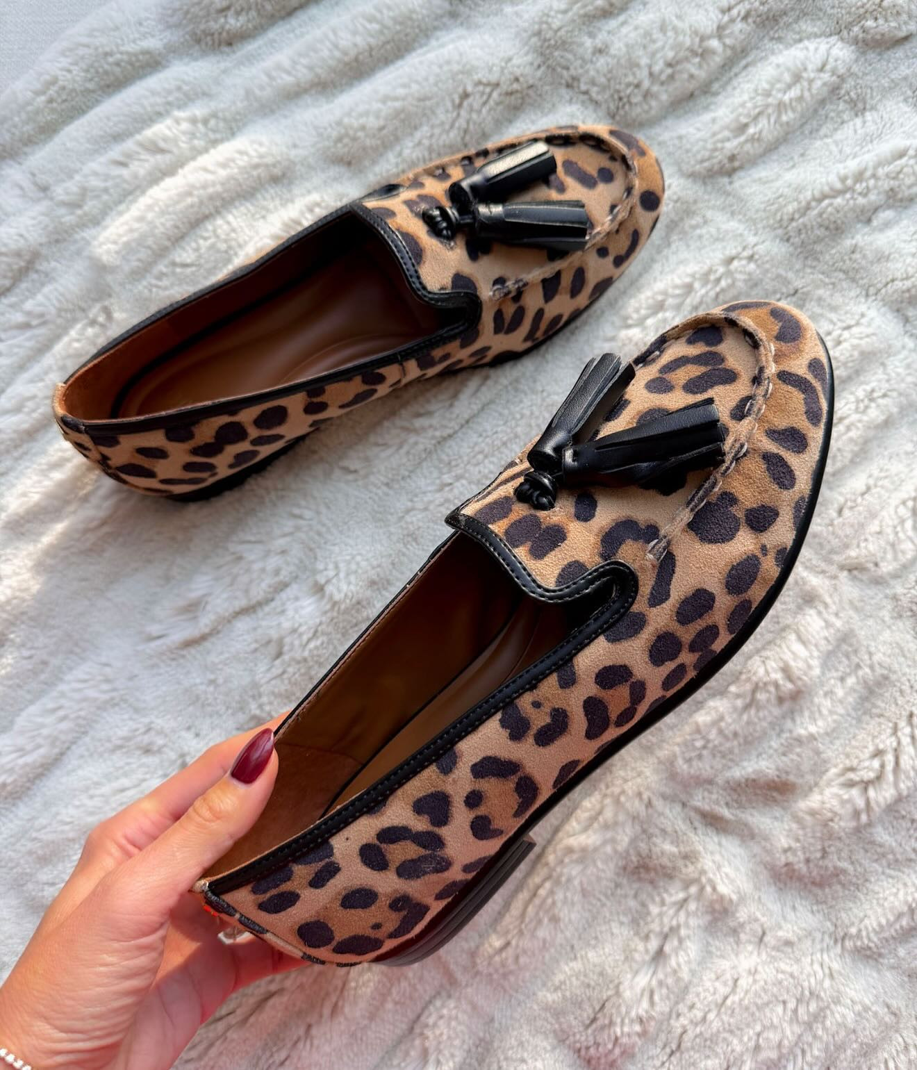 Love this cheetah pattern. These shoes are so pretty. So cute mom fashion style shoes for women mom approved cute shoes Annabrstyle 

#LTKOver40 #LTKmomlife #LTKdayinmylife