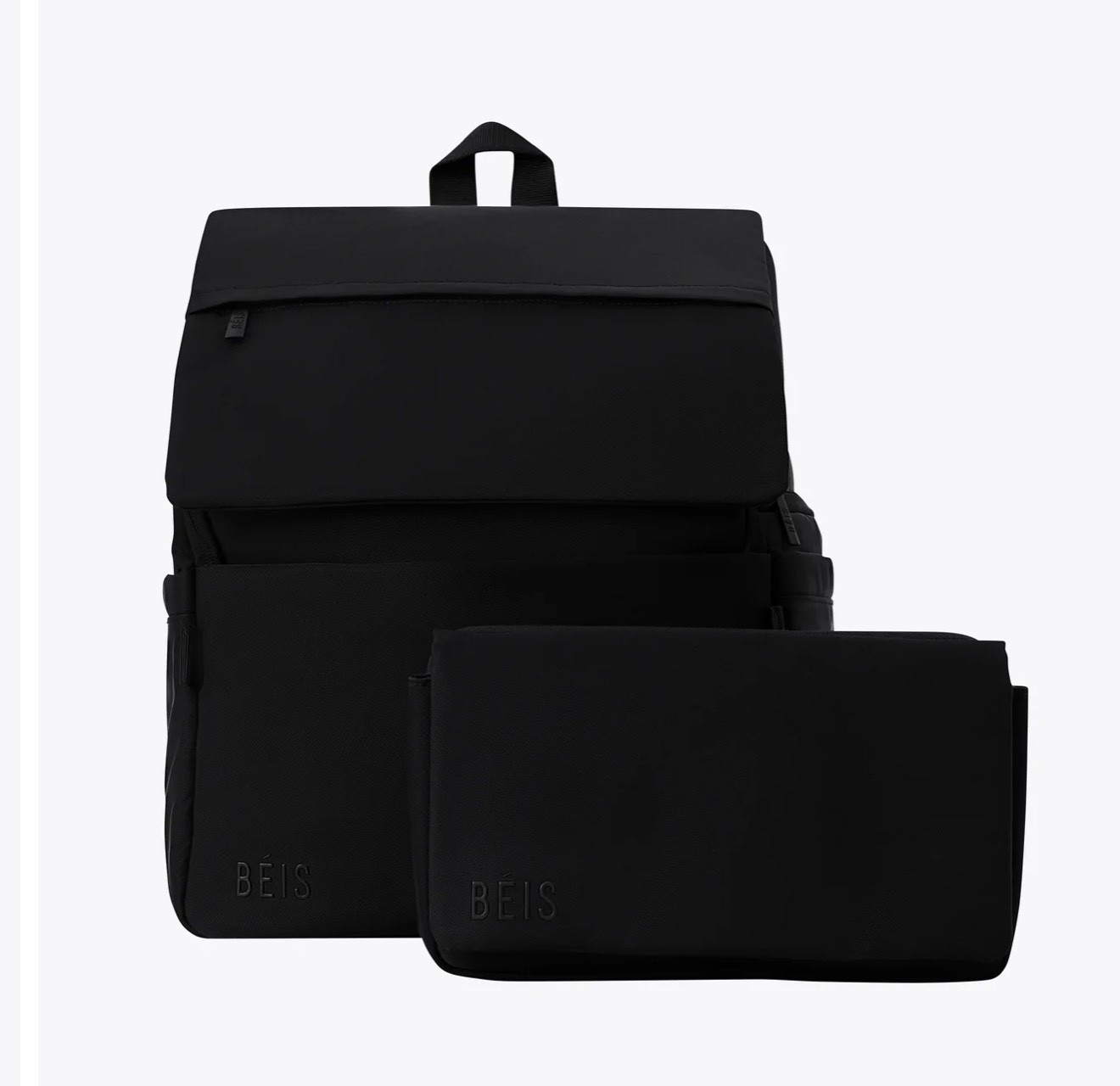 My travel diaper bag 🖤
