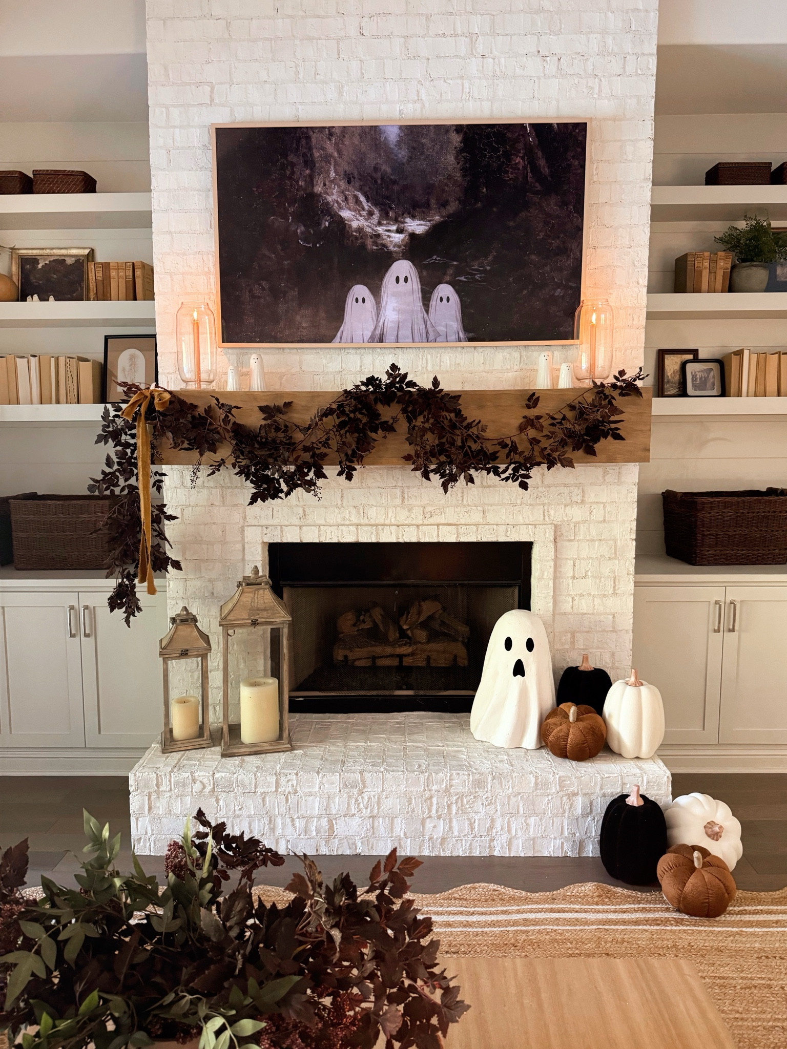 Halloween mantel decor 👻 

#LTKSeasonal #LTKHome