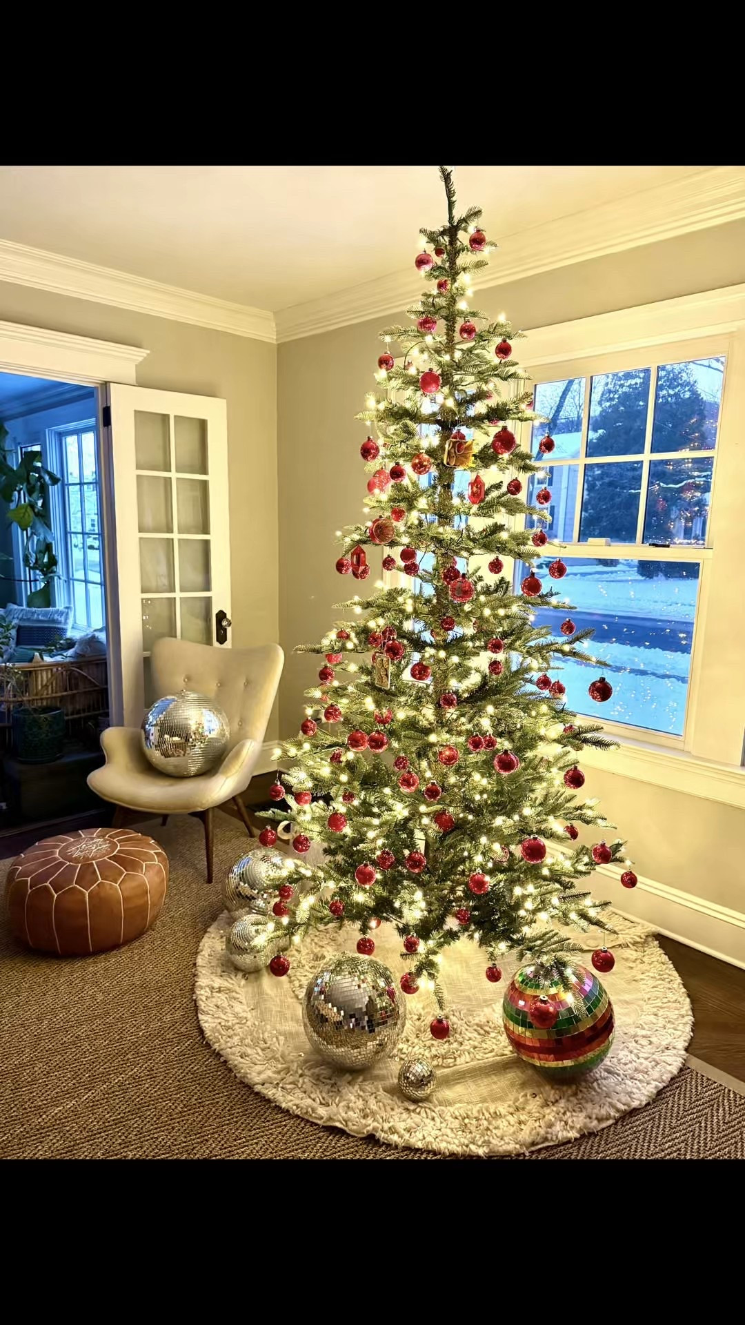 ❤️ Use one color ornament on your Christmas tree for a huge impact! My favorite sparse Christmas tree is perfect for showing off ornaments. ❤️



#LTKHoliday #LTKHome #LTKGiftGuide