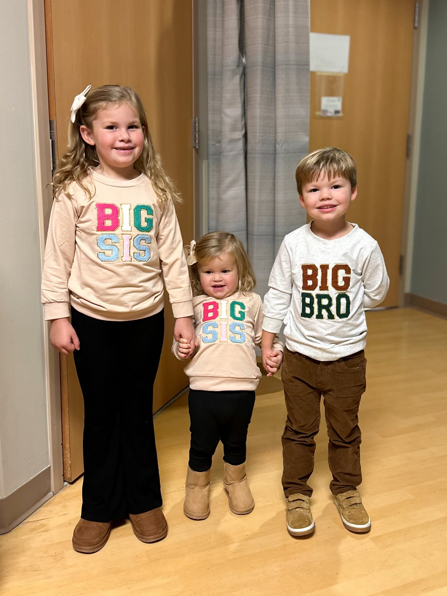 The cutest coordinating “Big Sis” and “Big Bro” sweatshirts!! Plus I linked the matching “Lil Sis” and “Lil Bro” outfits! 

Baby outfit, kids outfit, new baby, sibling matching, matching outfits 

#LTKbump #LTKkids #LTKbaby