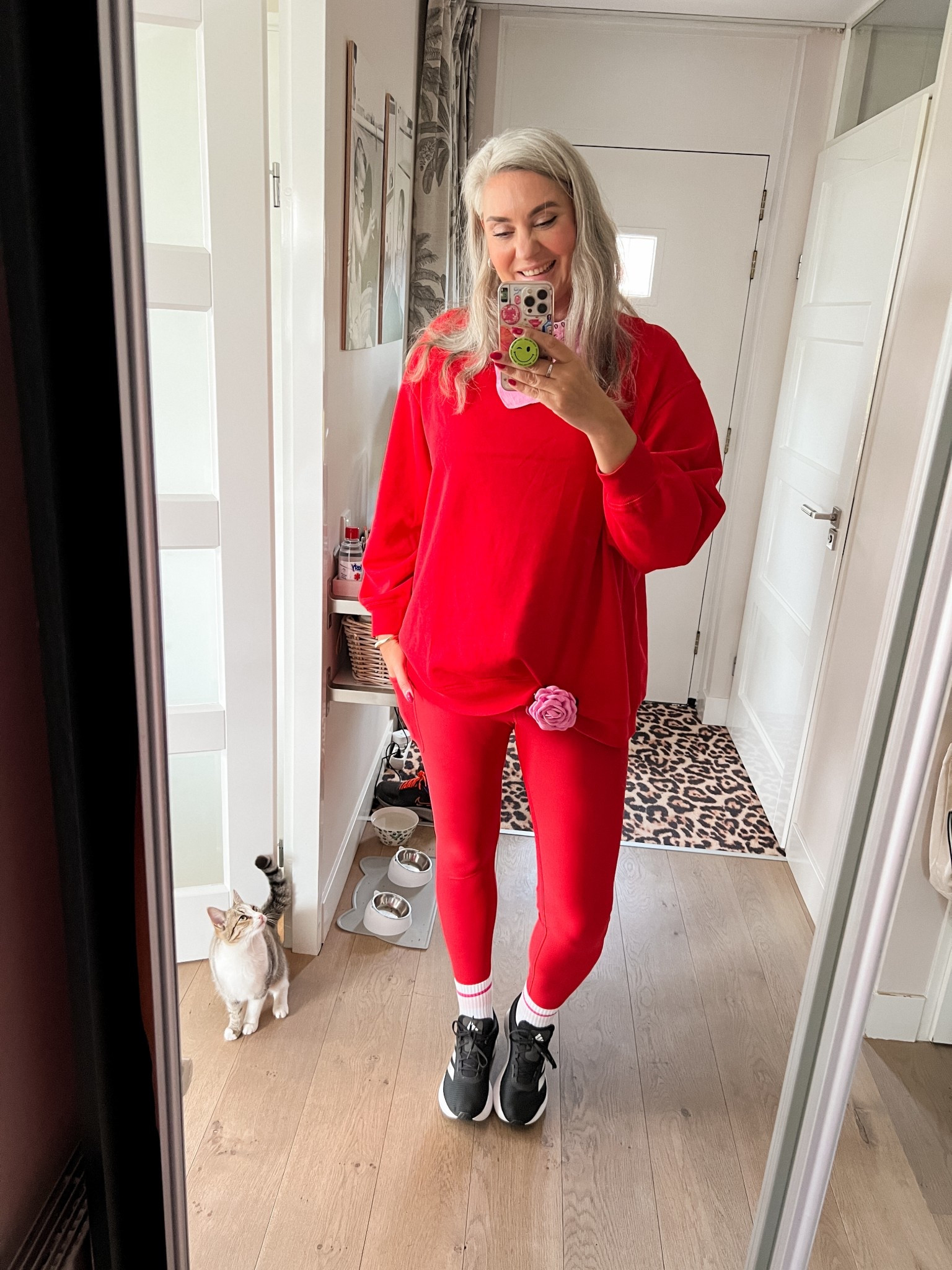 Ootd - Friday. Work out Friday. Red leggings, red oversized sweatshirt, pink bandana, pink flower hairclip, sport socks and Adidas trainers. 



#LTKeurope #LTKnederlands #LTKspring