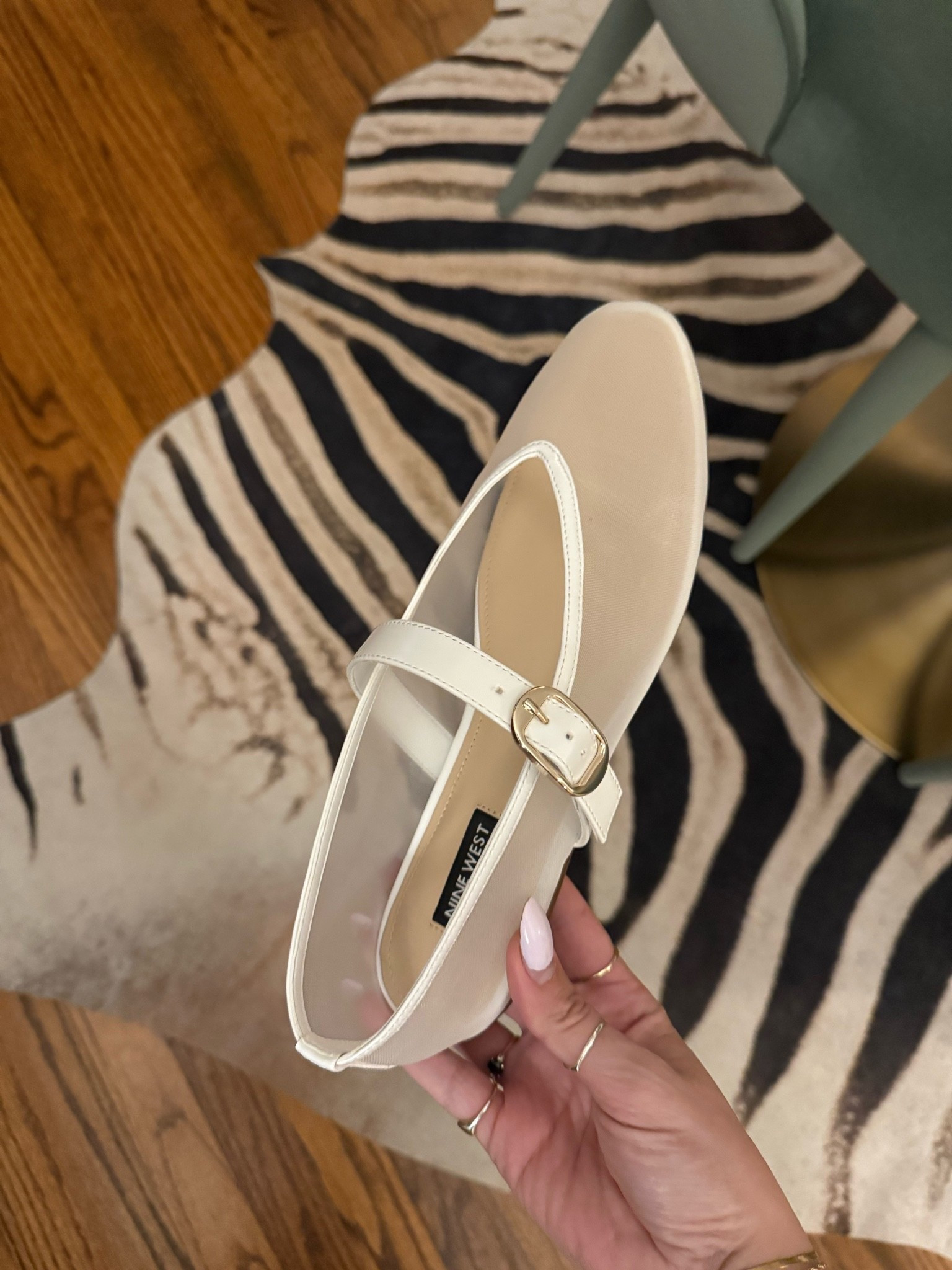 Cutie new mesh flats! So comfy and run TTS 🤍

#LTKSeasonal #LTKootd