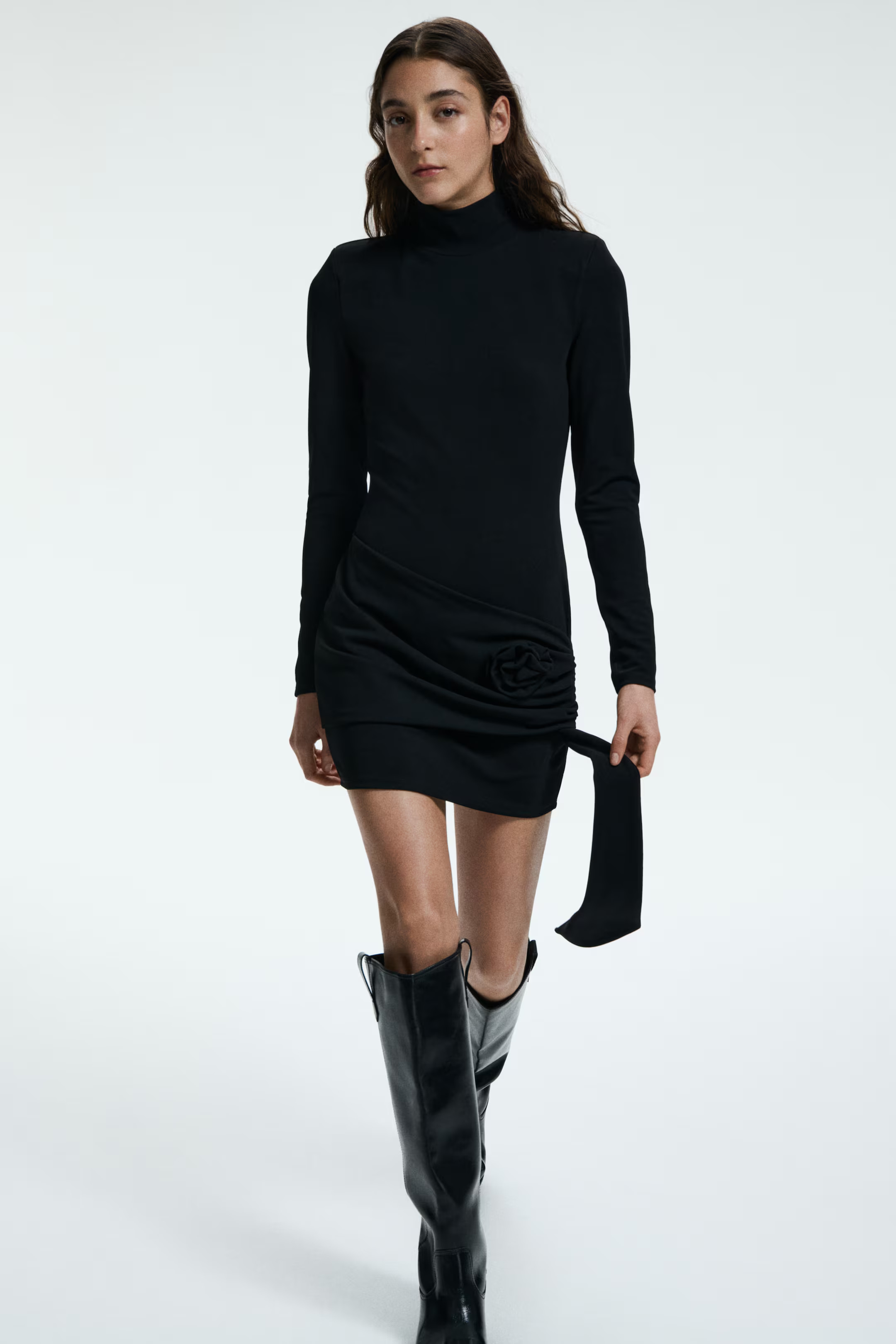 Shoulder-pad dress | H&M (UK, MY, IN, SG, PH, TW, HK)