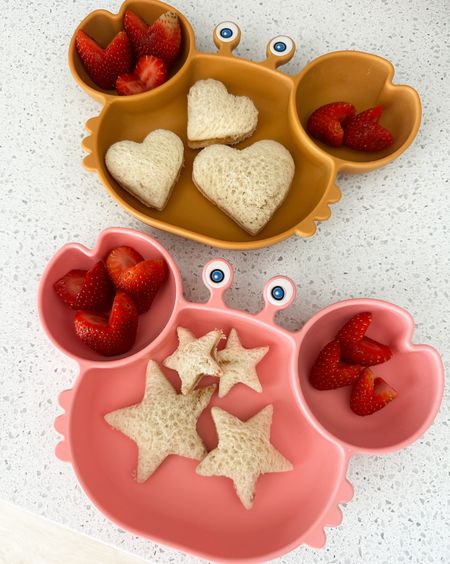 Peanut butter sandwiches & strawberries but make them cute 🥪🍓

Kids toddler lunch ideas • kids toddler baby silicone plates • toddler kids baby lunchbox ideas • picky eater favorites • cookie cutters 

#LTKkids #LTKhome #LTKfamily