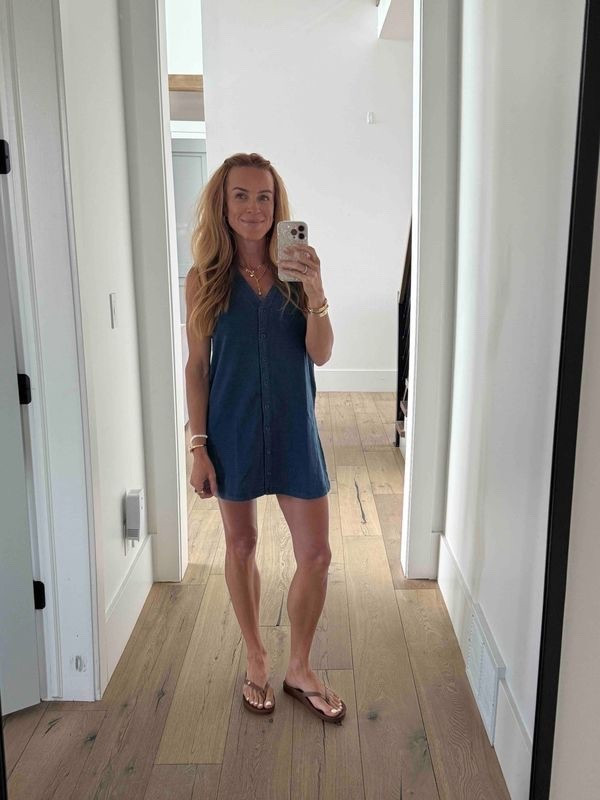 Dress is so comfy + perfect to use as a swim cover up! I’m in the small. @zsupplyclothing 