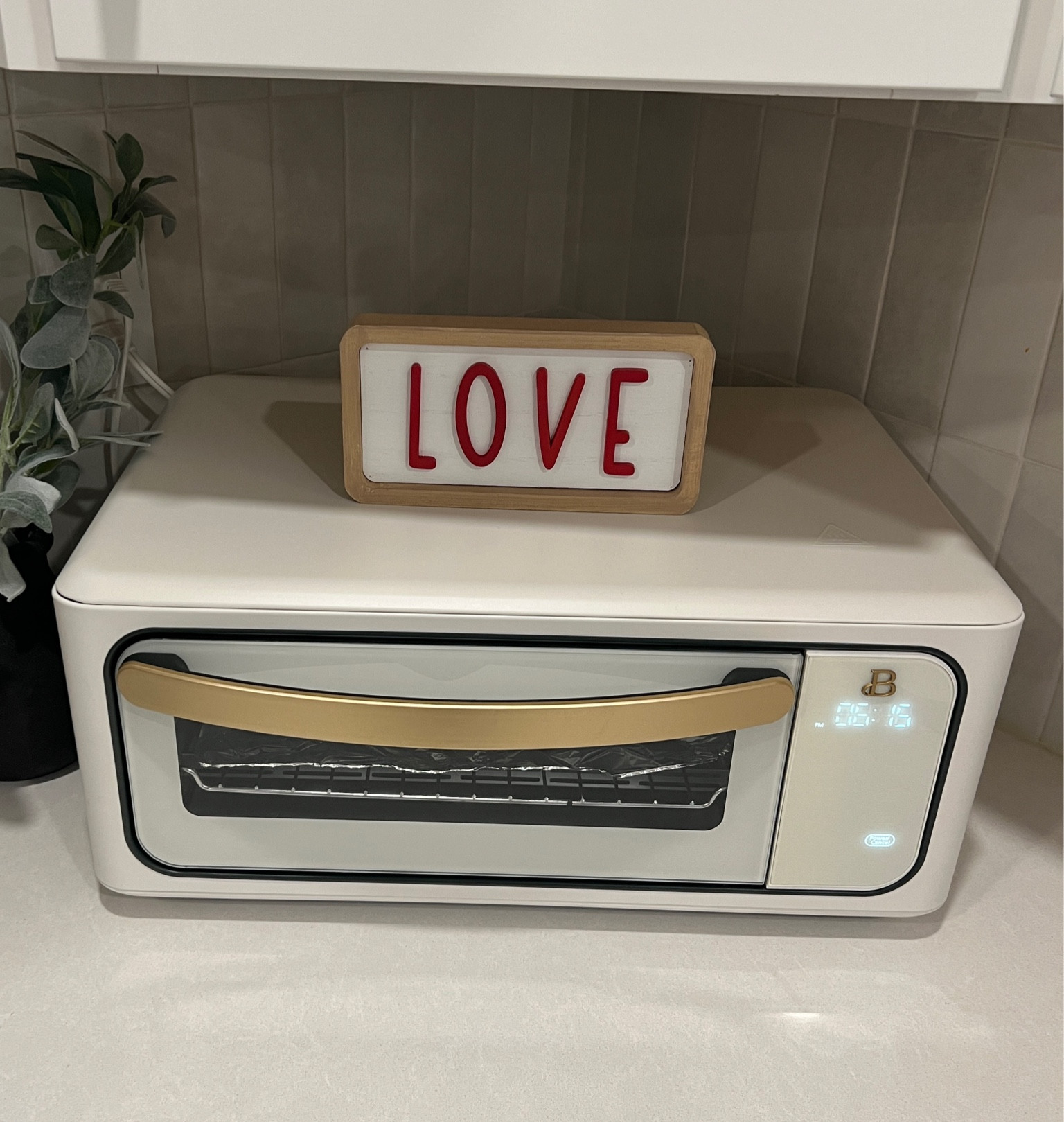 The prettiest toaster oven 😍😍 and it’s touch screen! 

#LTKhome #LTKfindsunder100 #LTKstyletip