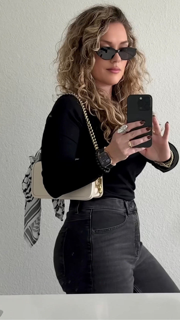 Show up, any way you can. A little effort can go a long way. 🫶🏻🕊️🤍✊ I’ve lost interest in so many designer brands, as most are on the 🙅‍♀️ but @coach is 🫶🏻✅. 

I personally love a Winter White. What about you?! 

Comment: “LINK” and I’II DM you to shop this look. 

#FallFashion #AutumnStyle #CozvVibes #OOTDFall #FallOutfitinspo #FallAesthetic #FallFits #FallMood #AutumnOutfits #OOTDAutumn #CozySeason
#LayeredLooks #coach