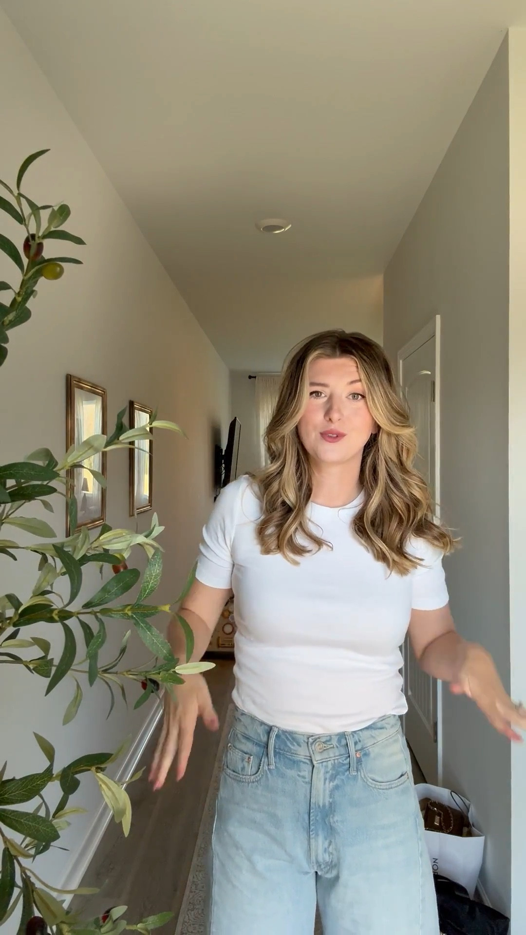 Barrel jeans and basic gap tee for a family photoshoot 

#fallfamilyphotos #barreljeans #momoutfit 

#LTKMidsize #LTKSeasonal