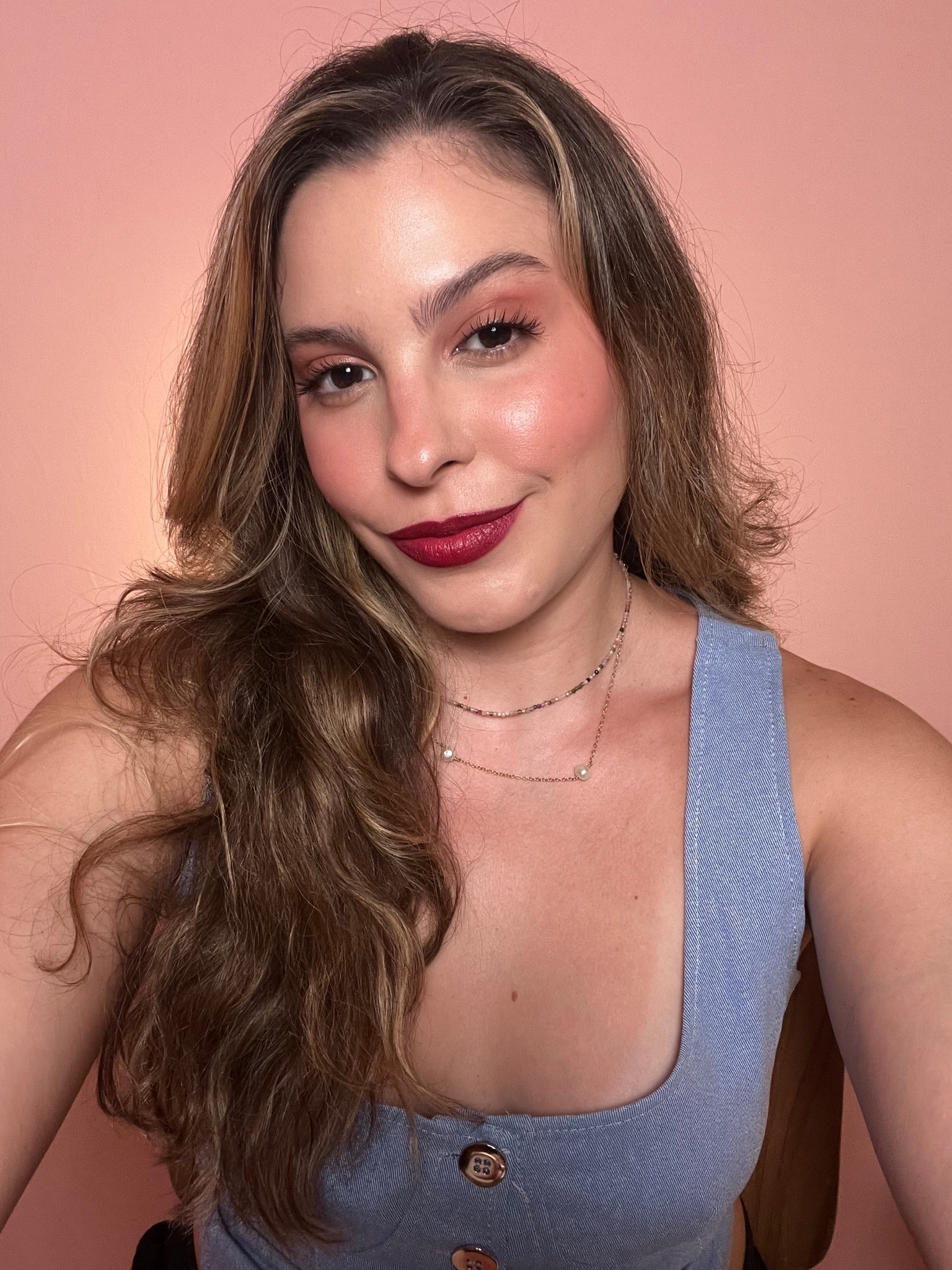 Fiquei apaixonada na combinação do batom com minha blusinha azul!

#LTKbeleza #LTKbrasil