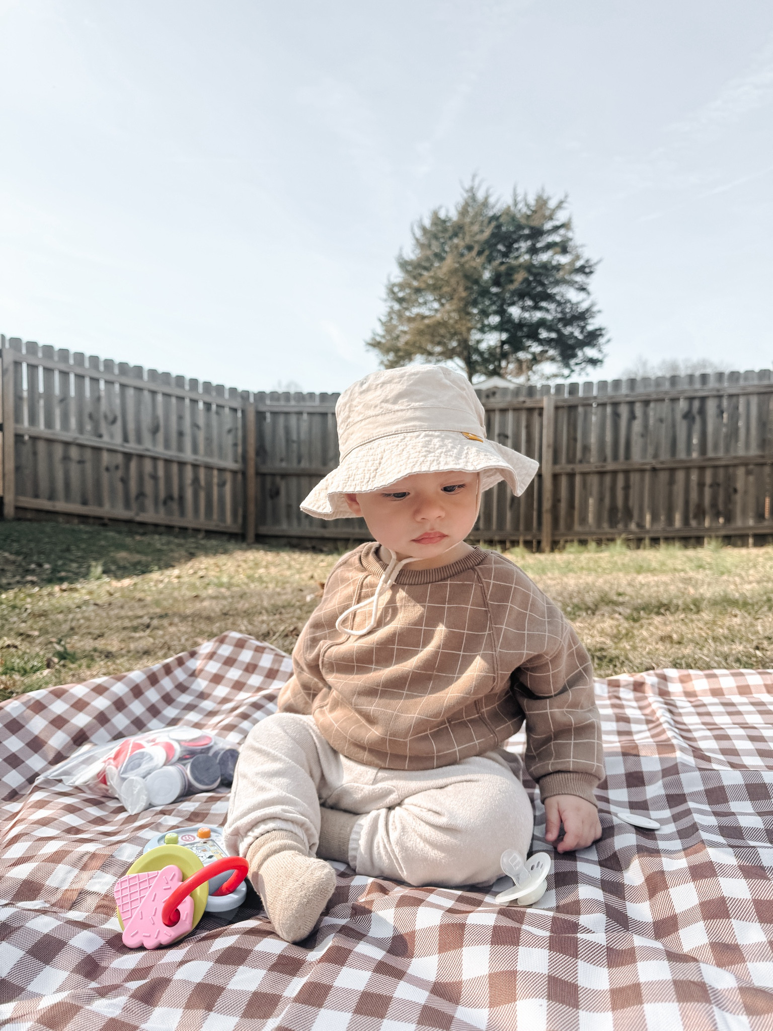 We’re so excited for Spring time! This picnic blanket from Amazon is a must have for my toddler this year! Can’t forget the sun hat & we’re wearing crewnecks & long pants because it’s still a  little chilly outside! 

Gender Neutral crewneck & sweatpant set 

#LTKkids #LTKSpringSale #LTKbaby