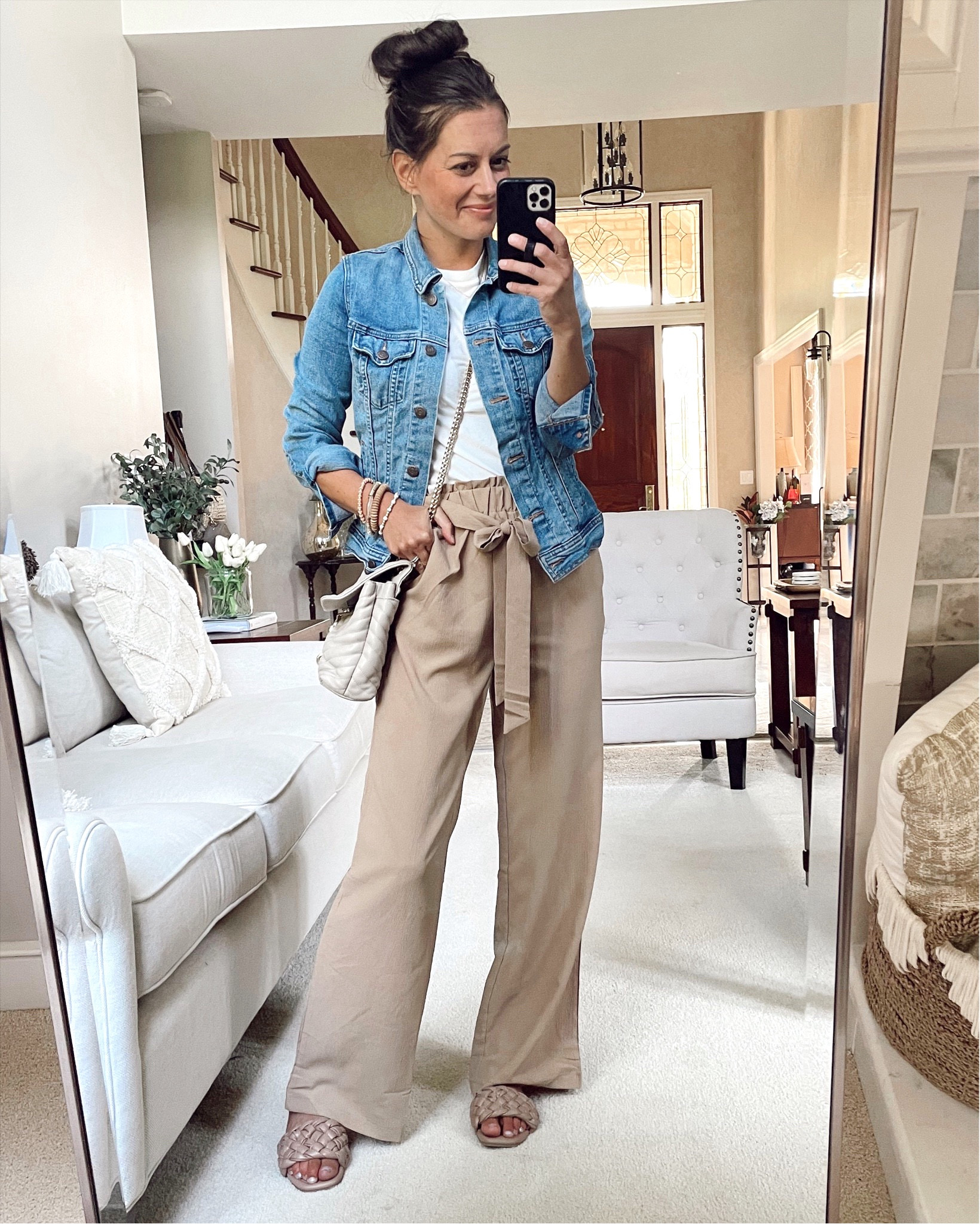 Teacher outfit idea with these wide leg pants from Amazon (run true to size), white tee and jean jacket



#LTKWorkwear #LTKFindsUnder50 #LTKOver40